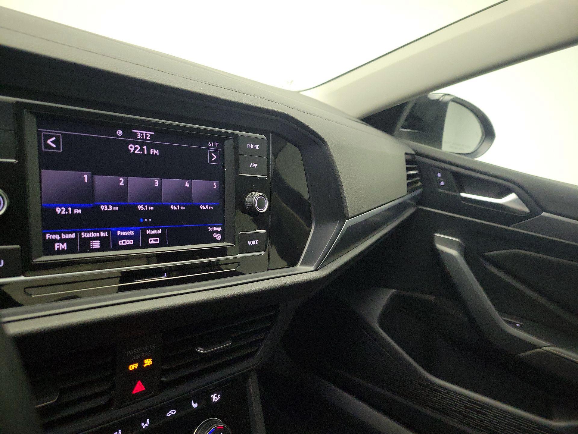 Thumbnail: 2024 Volkswagen Jetta - 15