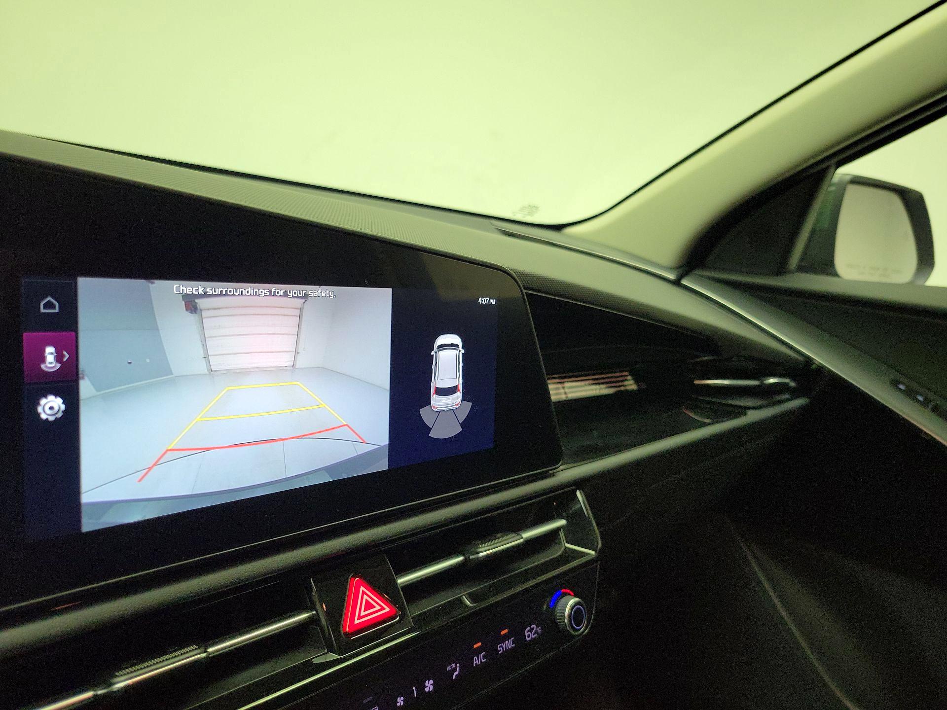 Thumbnail: 2024 Kia Niro - 15