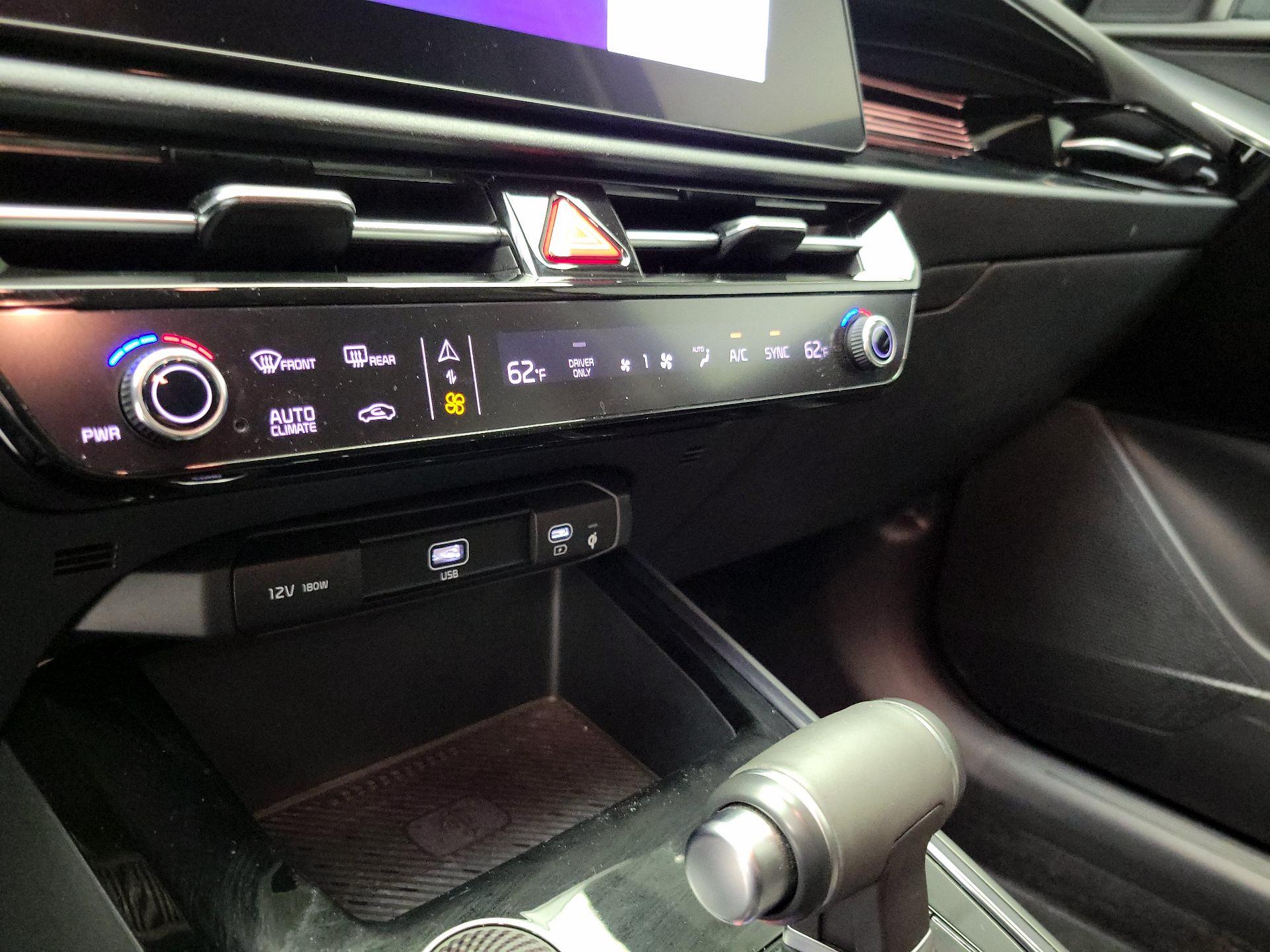 Thumbnail: 2024 Kia Niro - 17