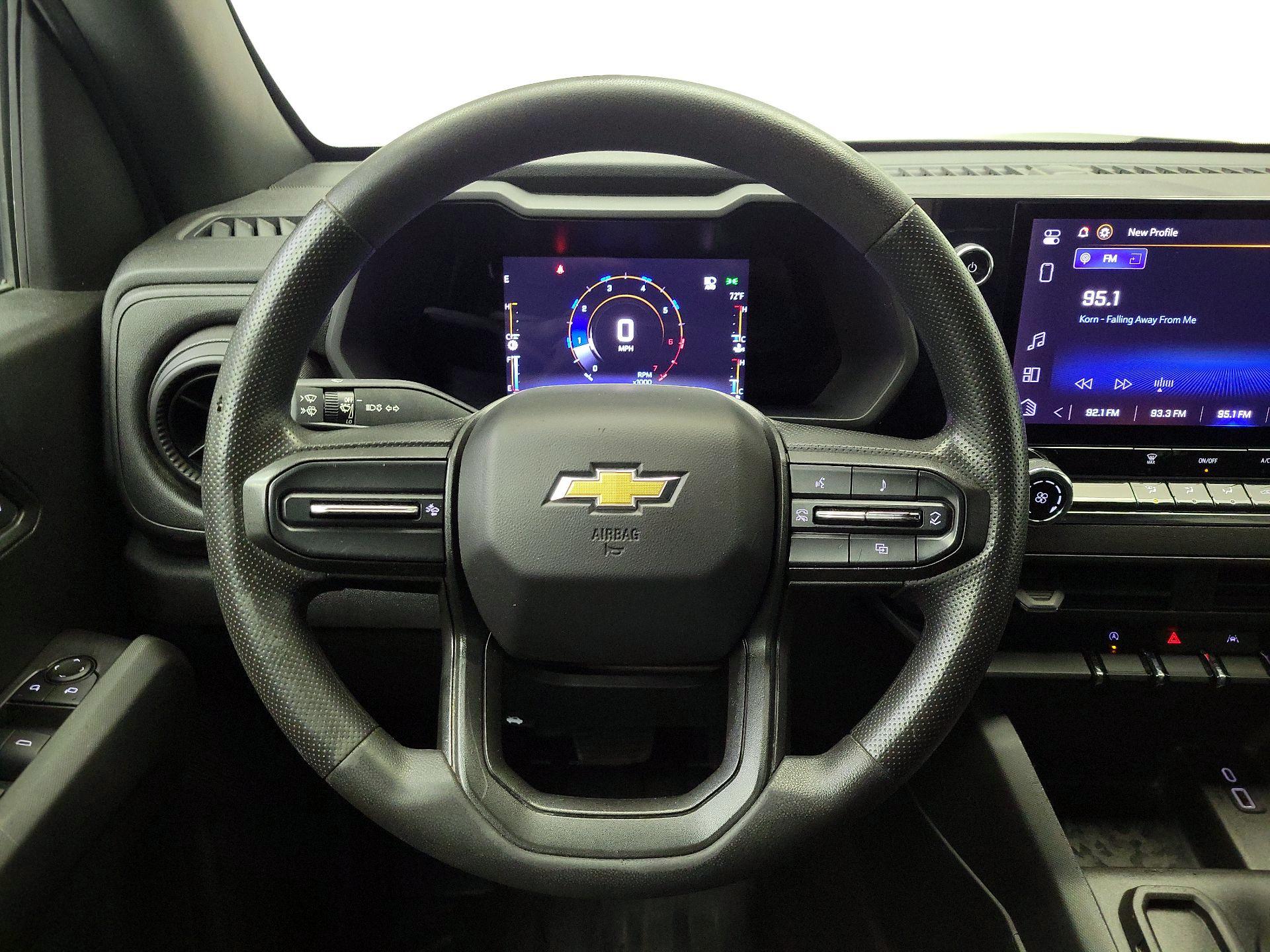 Thumbnail: 2023 Chevrolet Colorado - 10