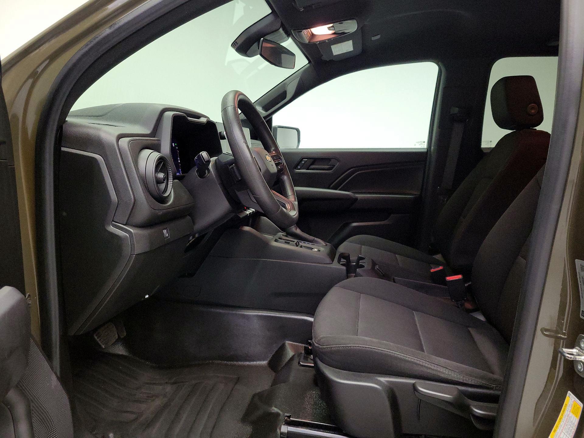 Thumbnail: 2023 Chevrolet Colorado - 11