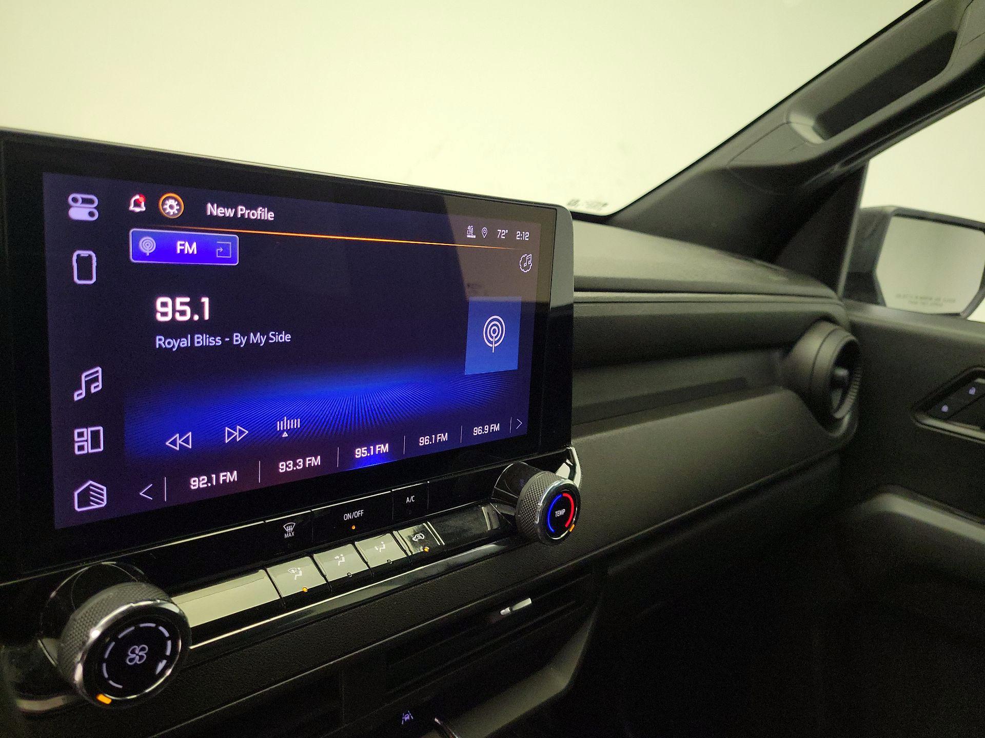 Thumbnail: 2023 Chevrolet Colorado - 15