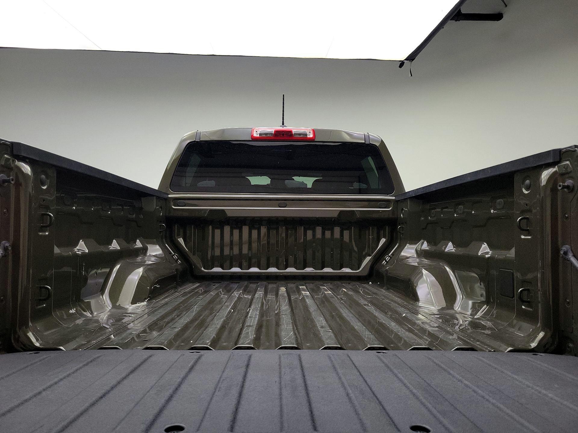 Thumbnail: 2023 Chevrolet Colorado - 20