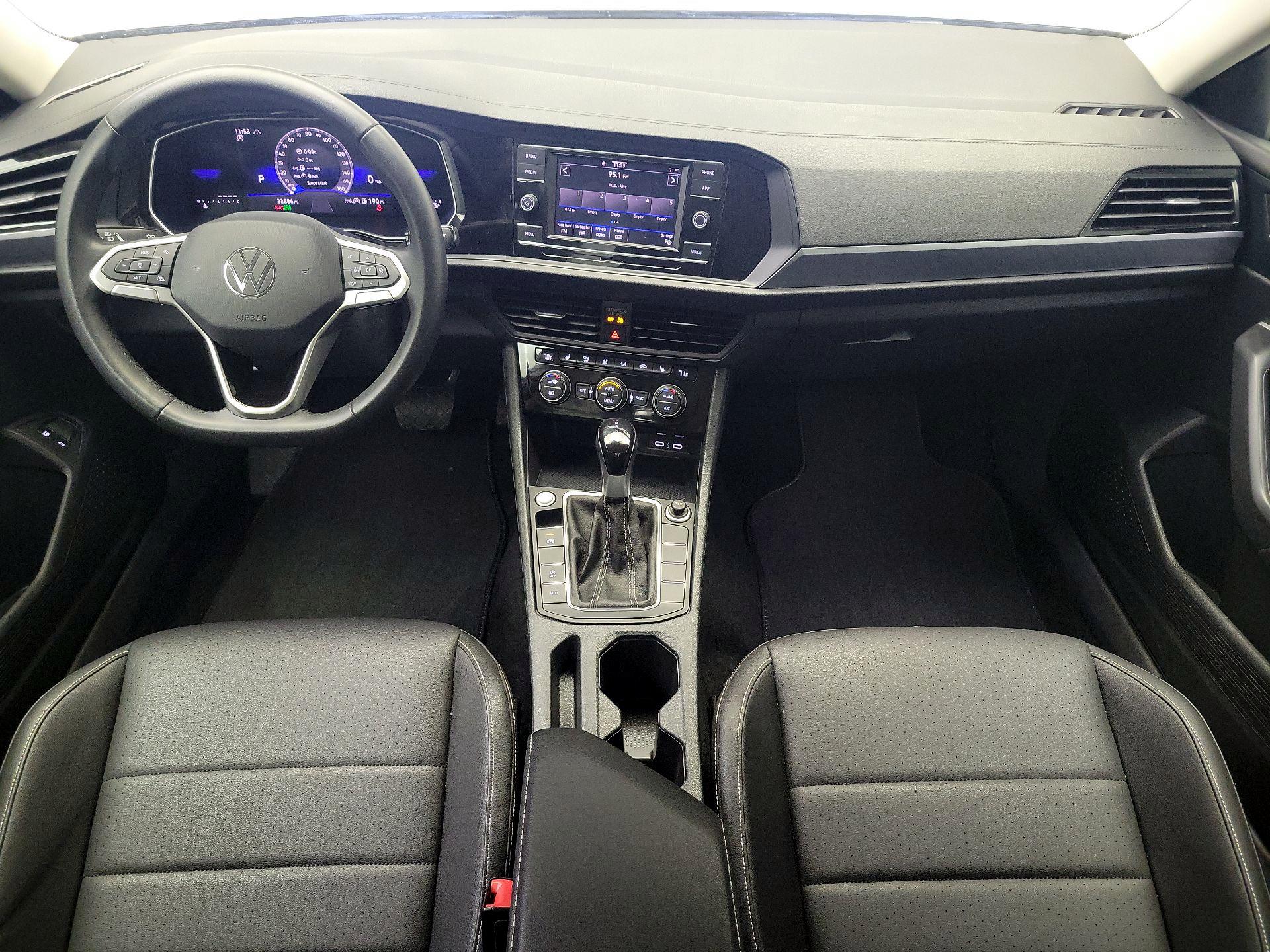 Thumbnail: 2024 Volkswagen Jetta - 9