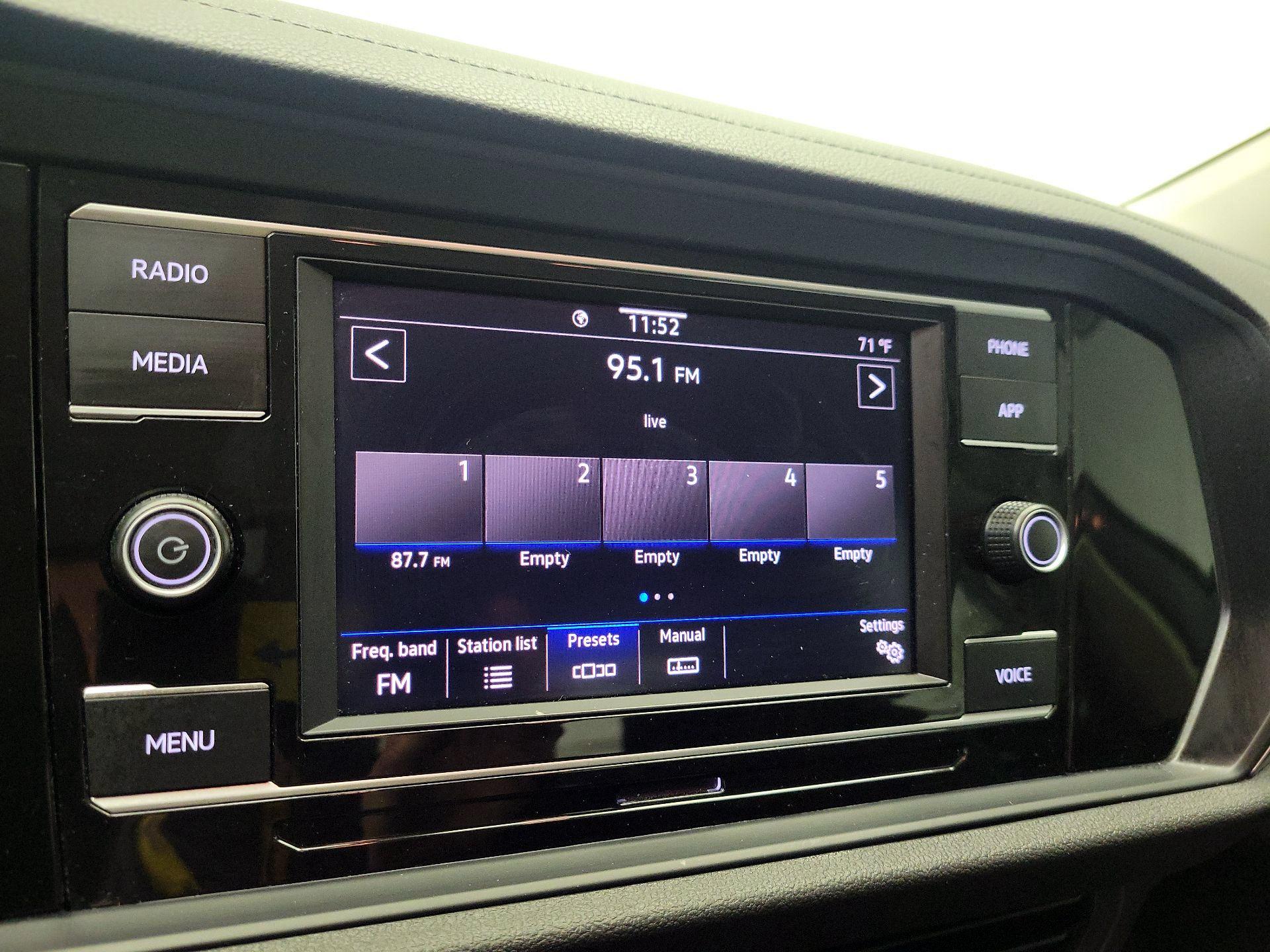 Thumbnail: 2024 Volkswagen Jetta - 15