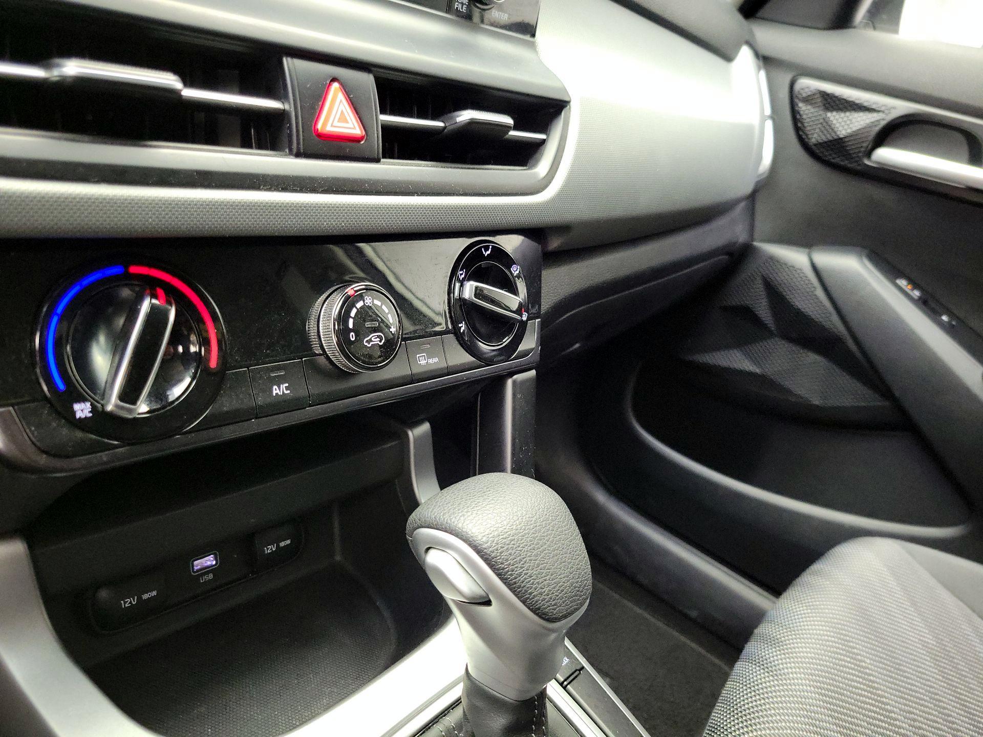 Thumbnail: 2024 Kia Seltos - 16