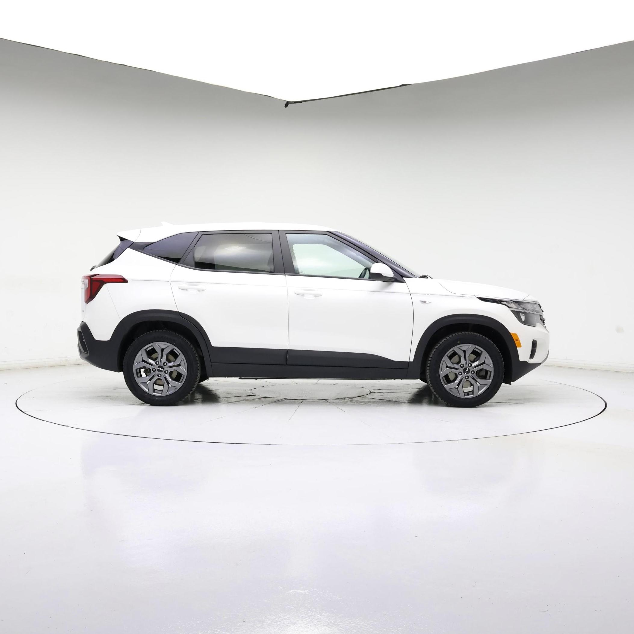 Thumbnail: 2024 Kia Seltos - 7