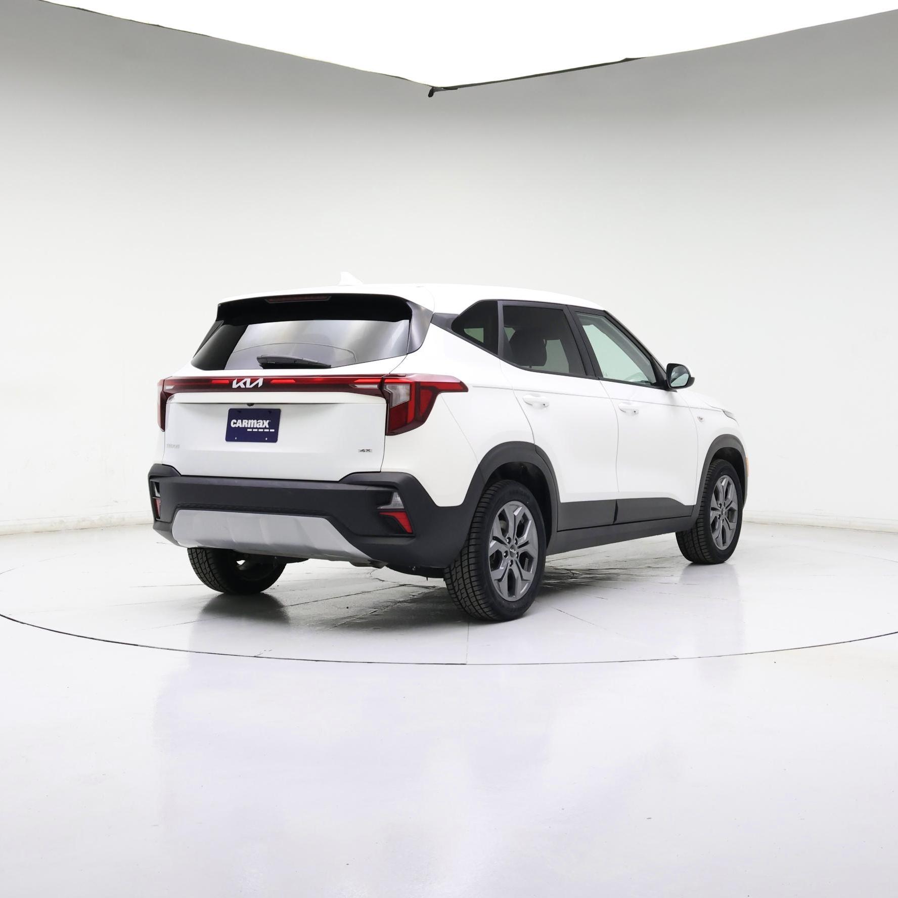 Thumbnail: 2024 Kia Seltos - 8