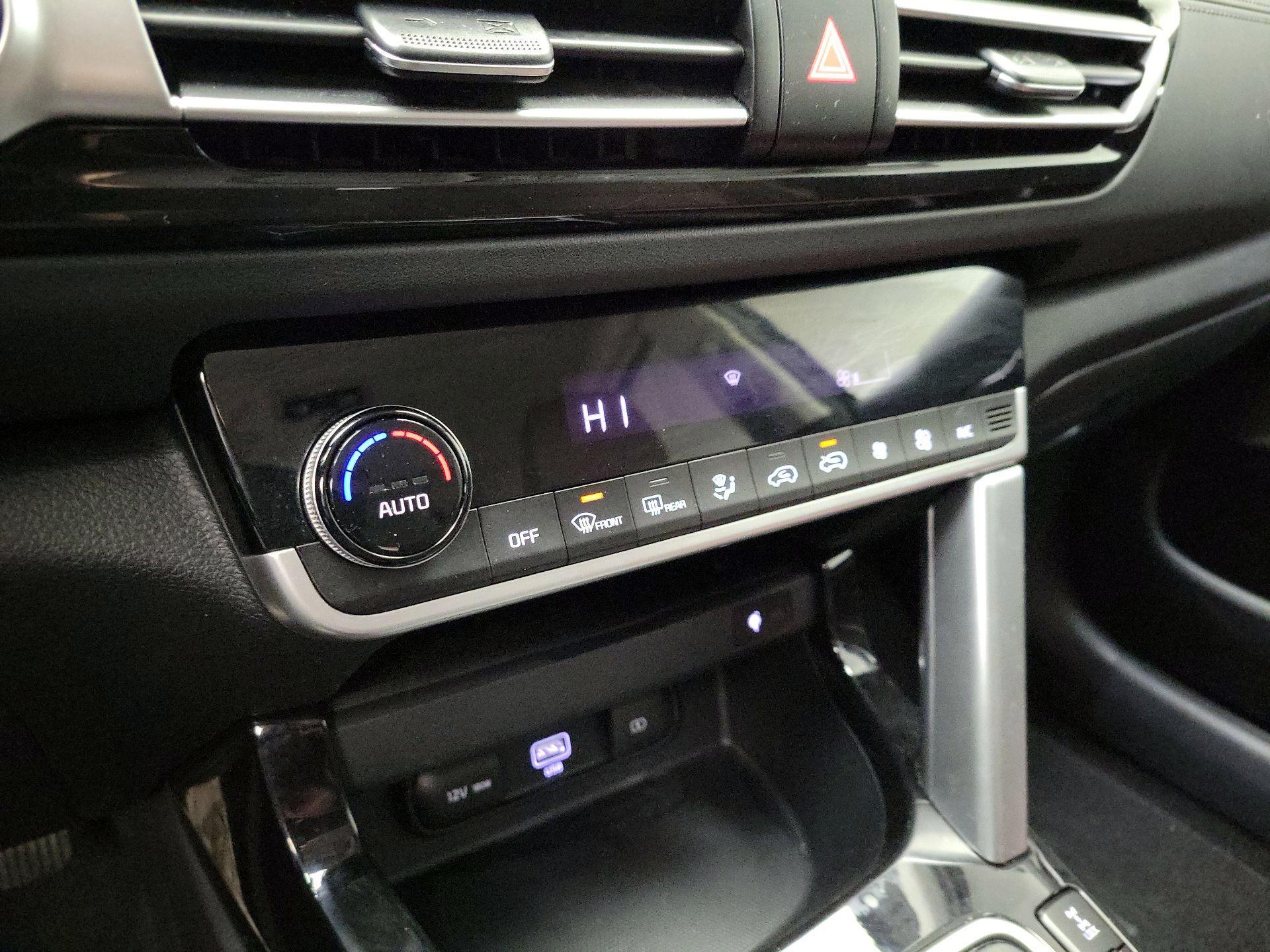 Thumbnail: 2023 Kia Seltos - 16