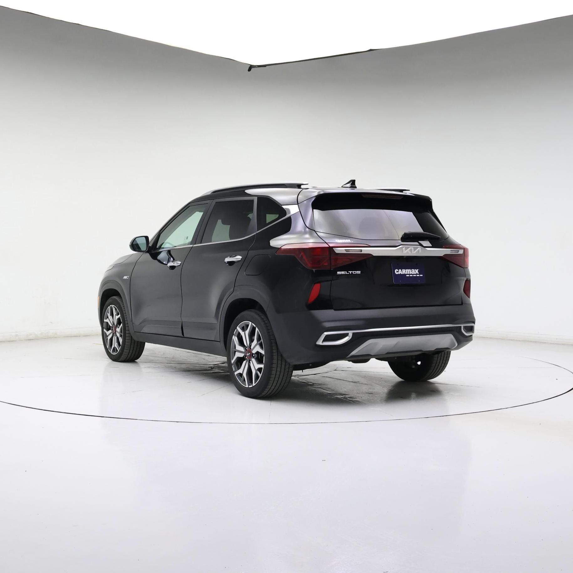 Thumbnail: 2023 Kia Seltos - 2