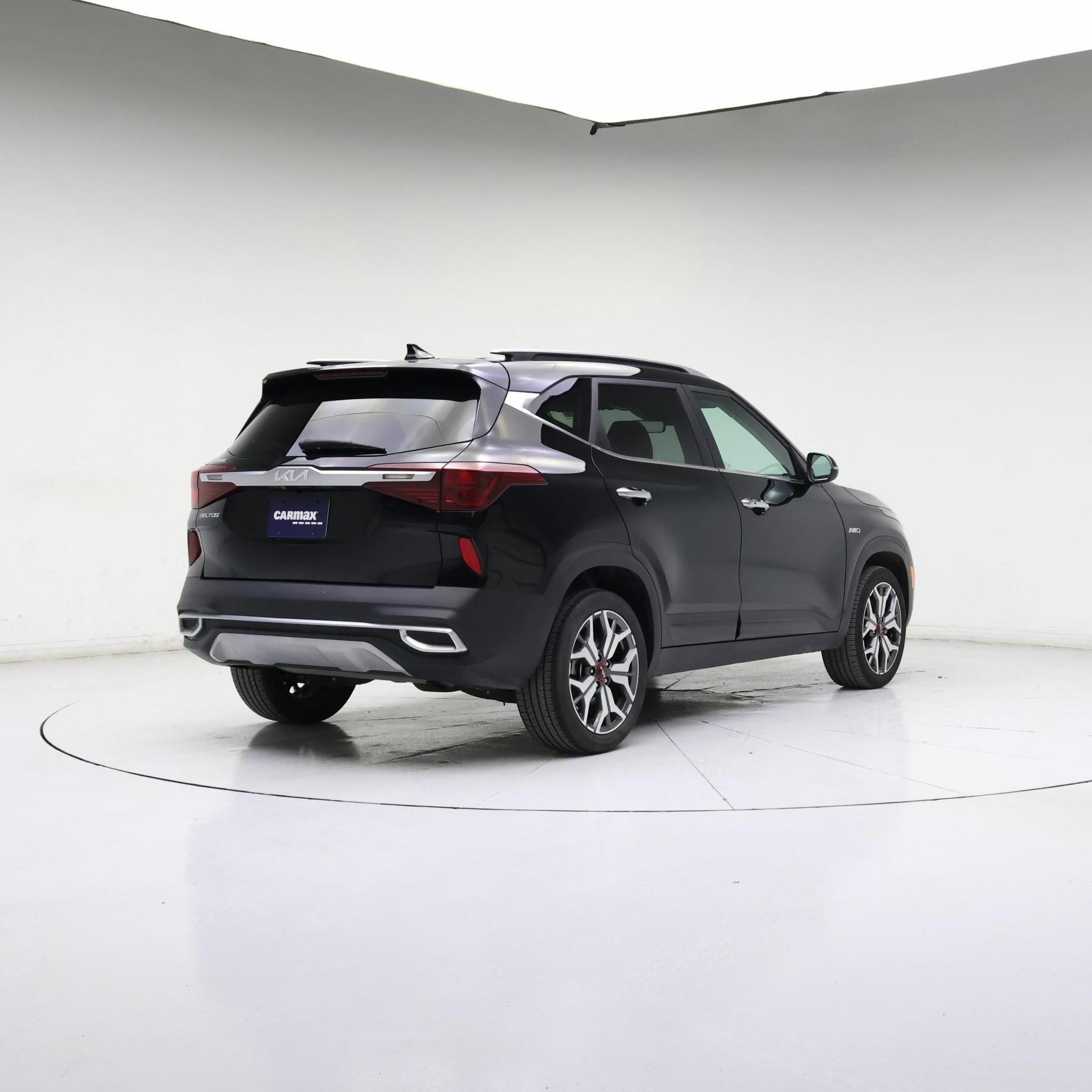 Thumbnail: 2023 Kia Seltos - 8