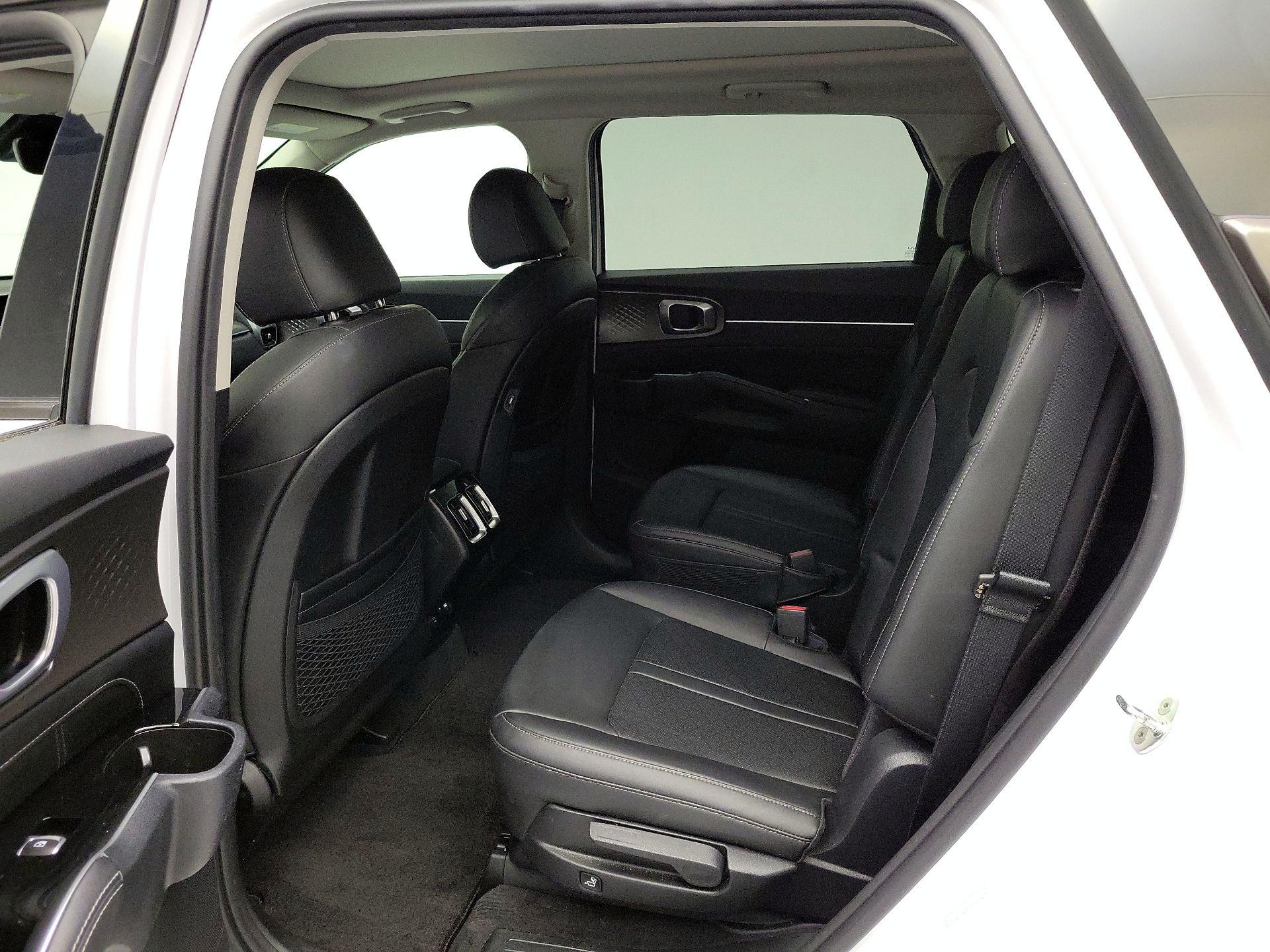 Thumbnail: 2023 Kia Sorento - 20