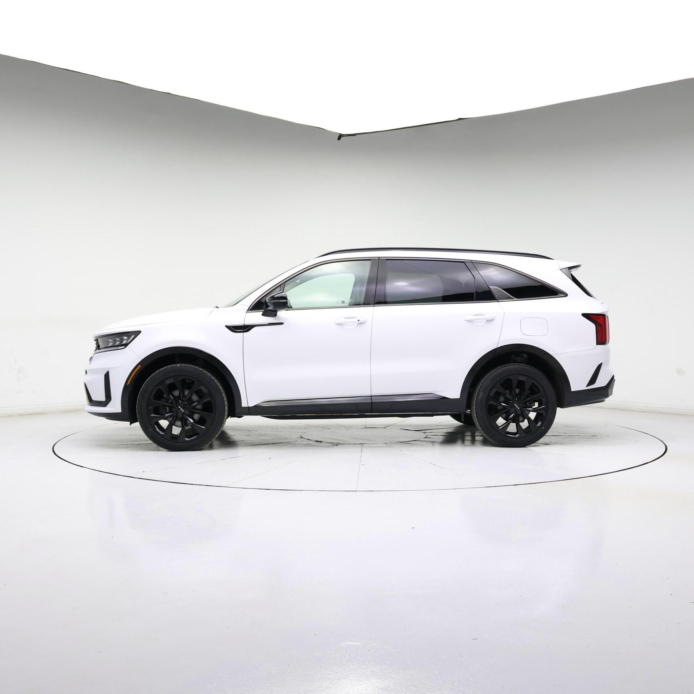 Thumbnail: 2023 Kia Sorento - 3