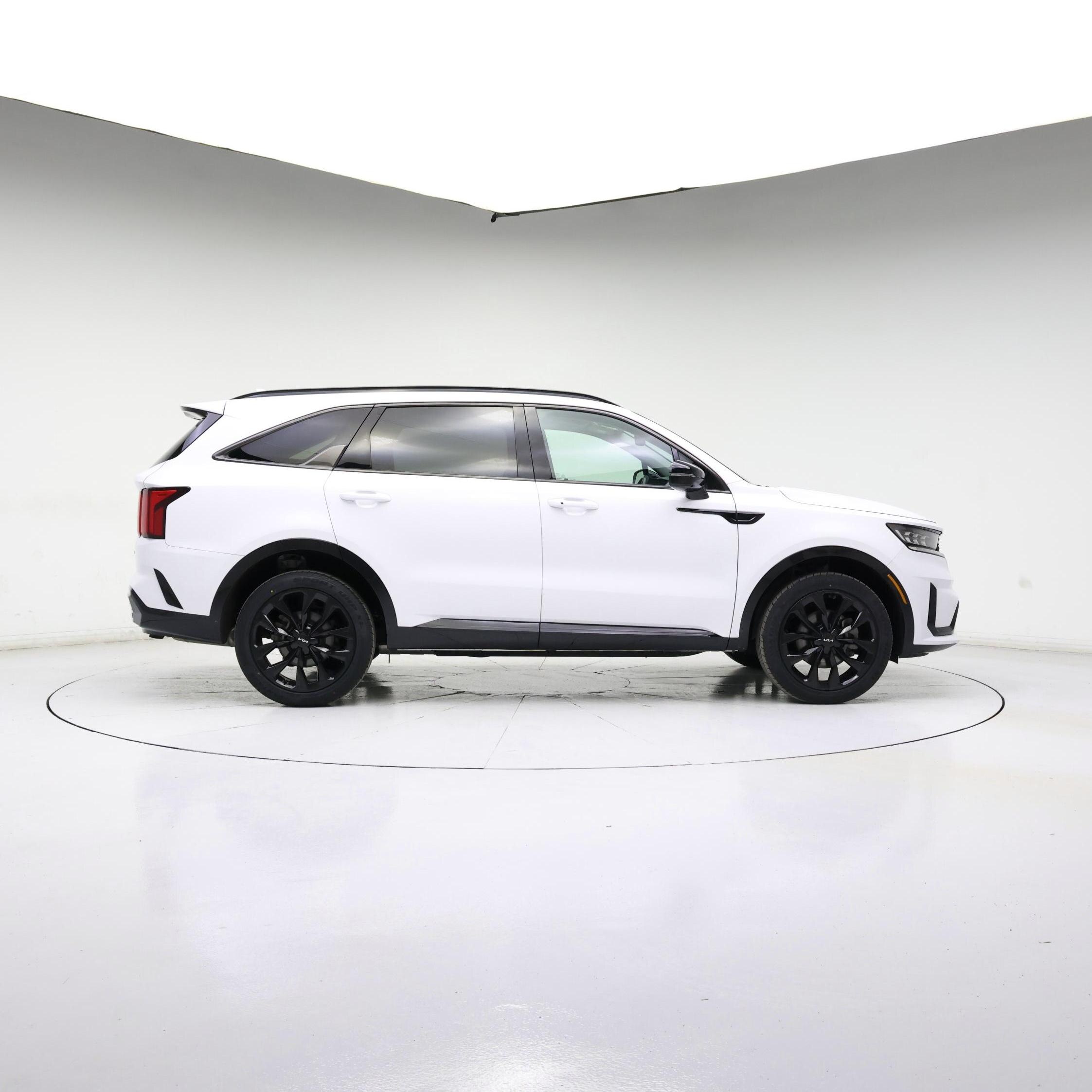 Thumbnail: 2023 Kia Sorento - 7