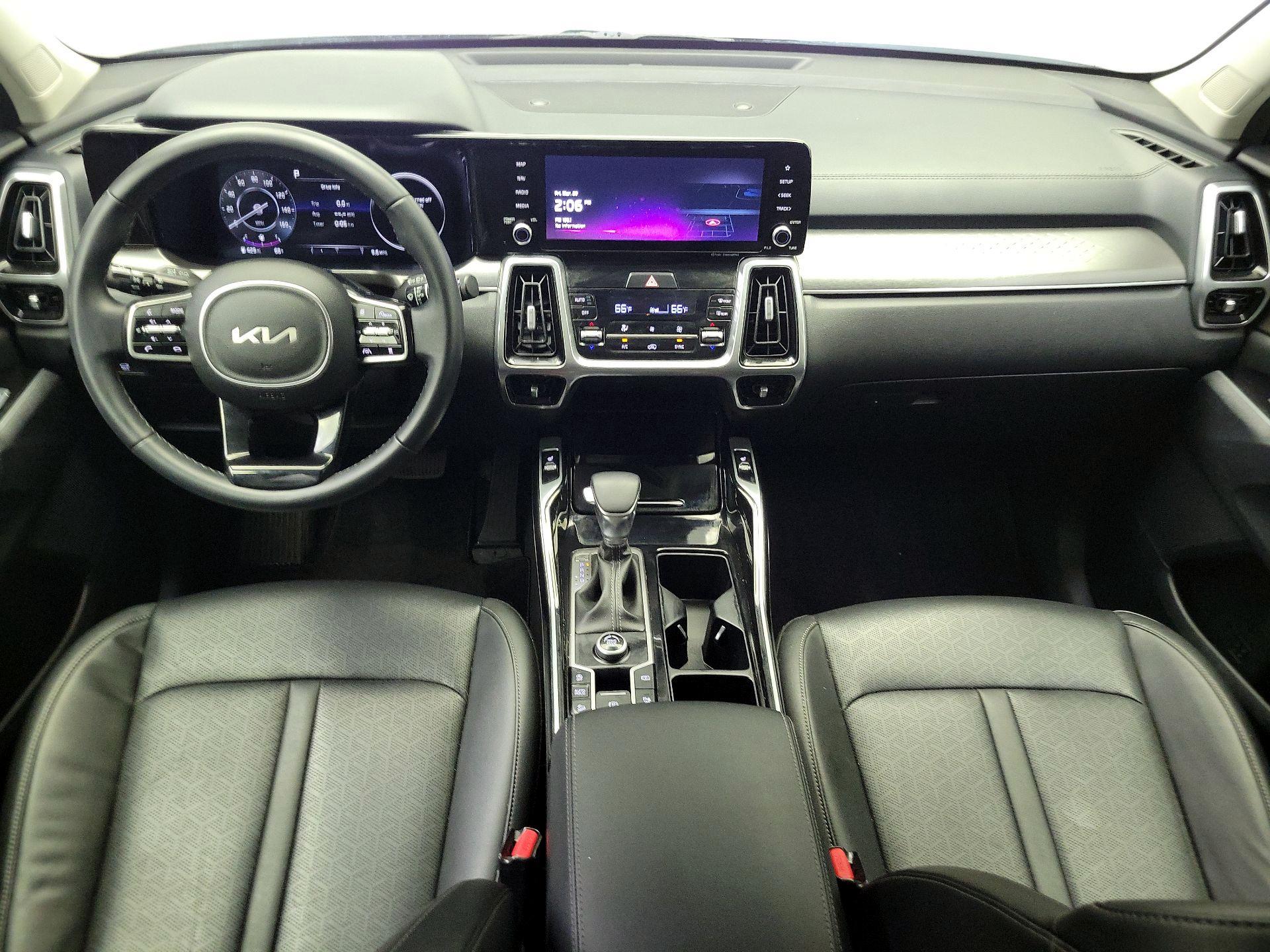 Thumbnail: 2023 Kia Sorento - 9