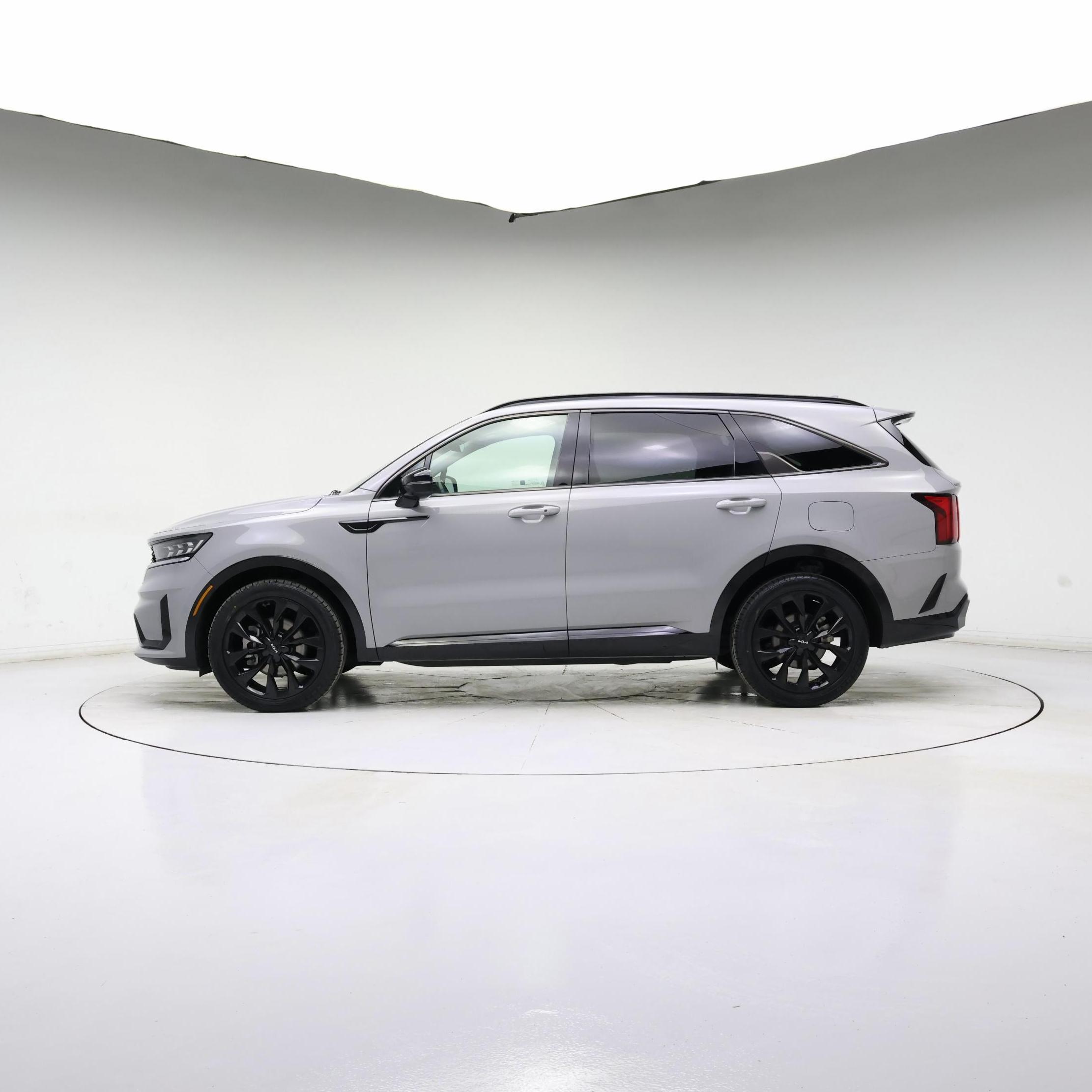 Thumbnail: 2023 Kia Sorento - 3