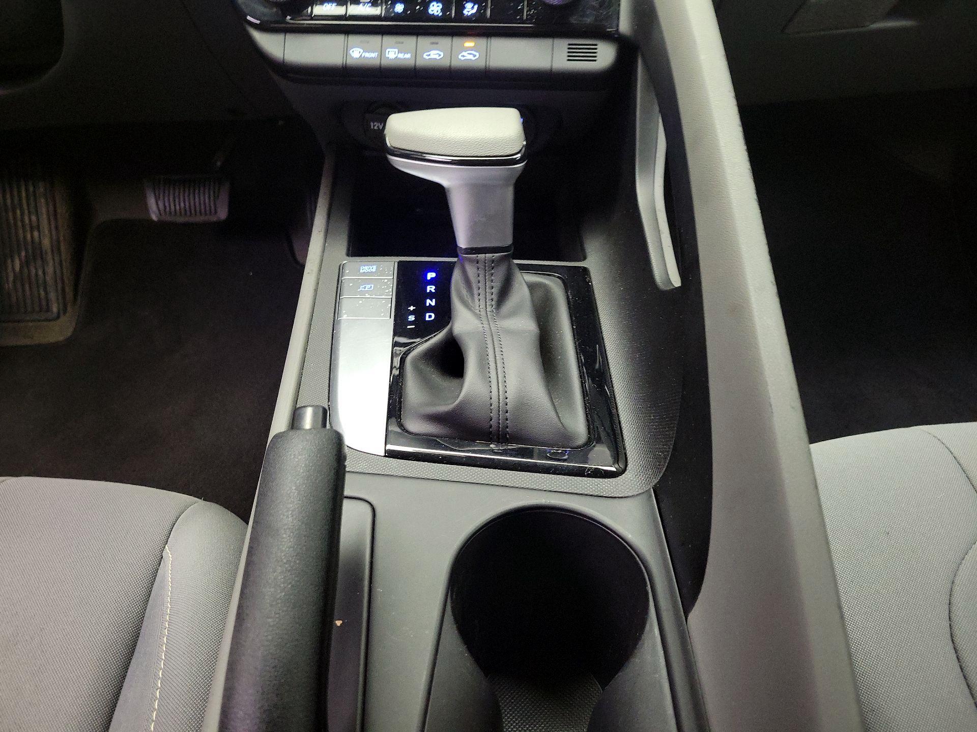 Thumbnail: 2023 Hyundai Elantra - 17