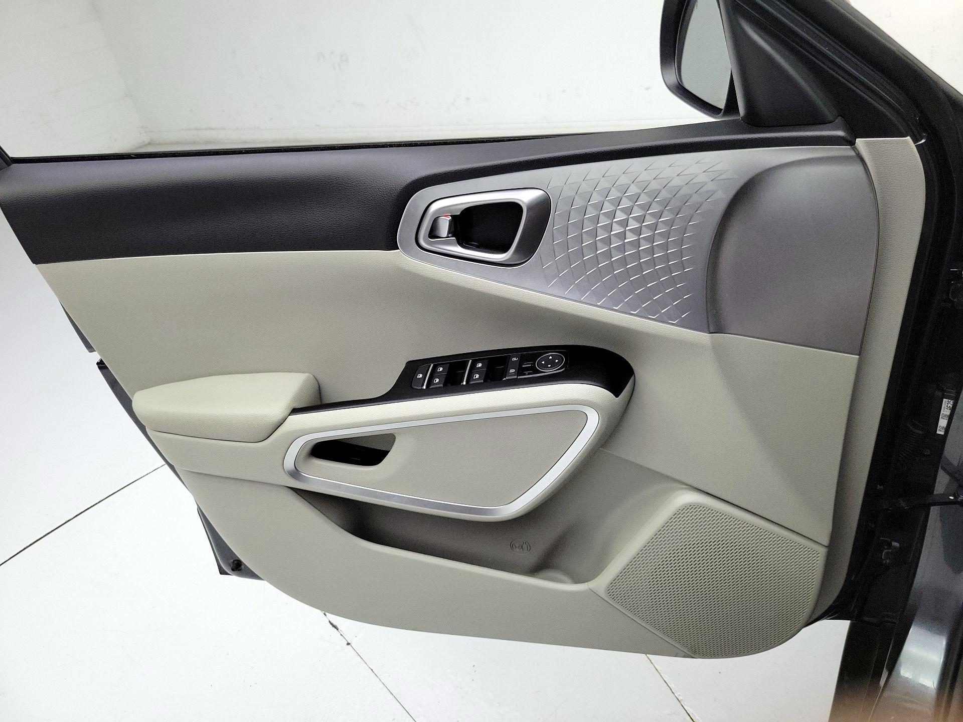 Thumbnail: 2025 Kia Soul - 12