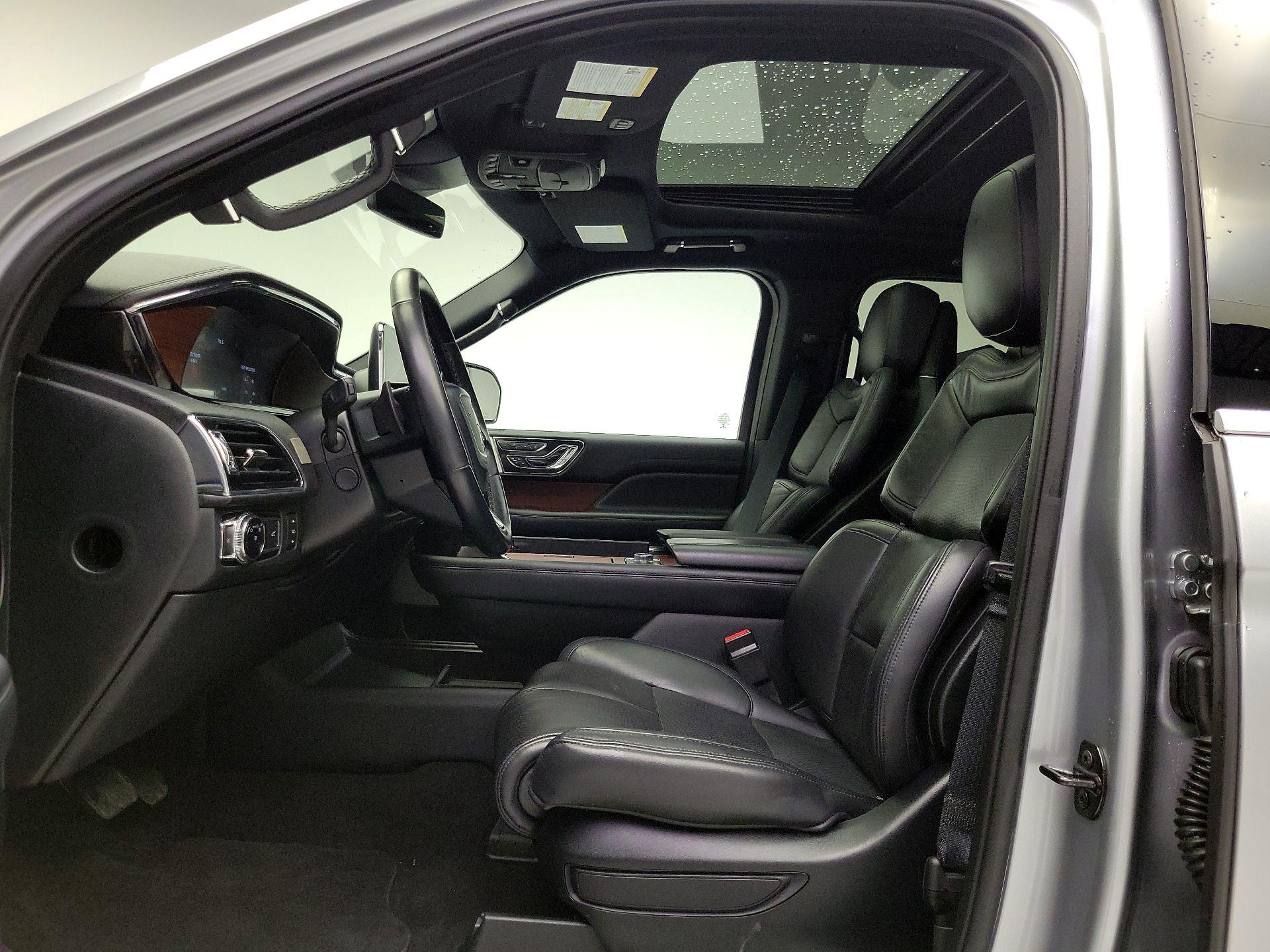 Thumbnail: 2021 Lincoln Navigator L - 20