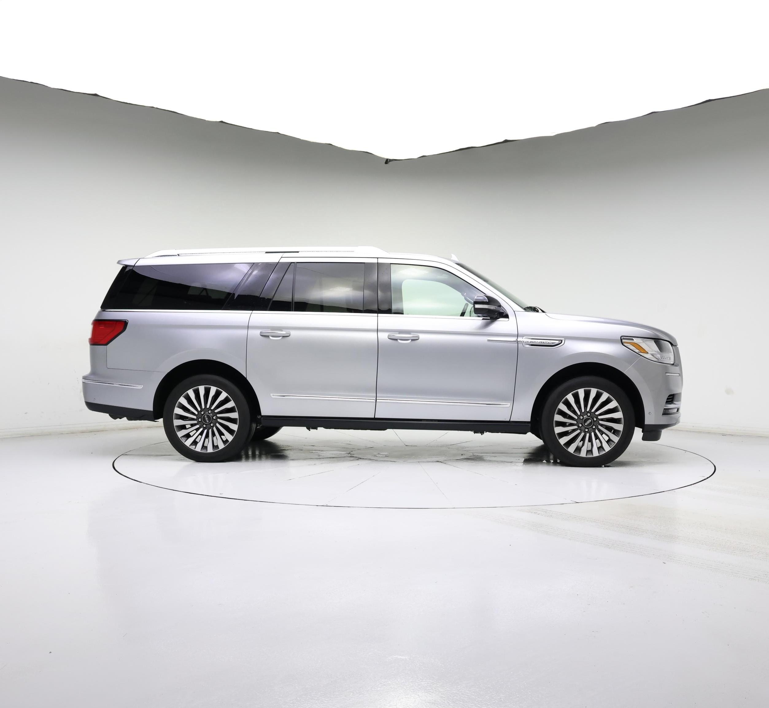 Thumbnail: 2021 Lincoln Navigator L - 7