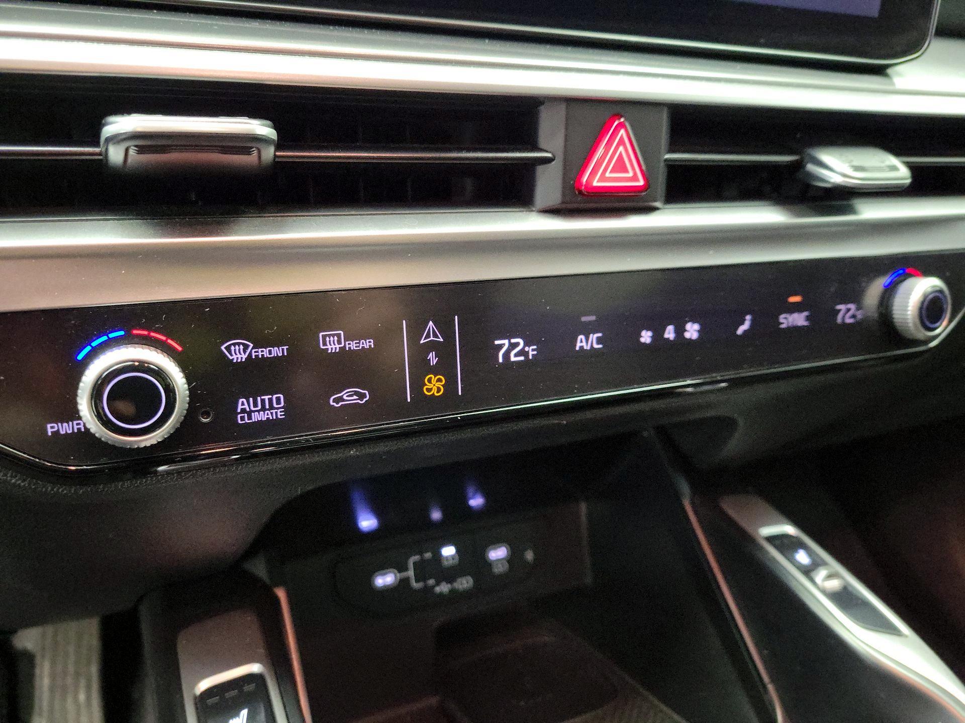 Thumbnail: 2024 Kia Sorento - 17