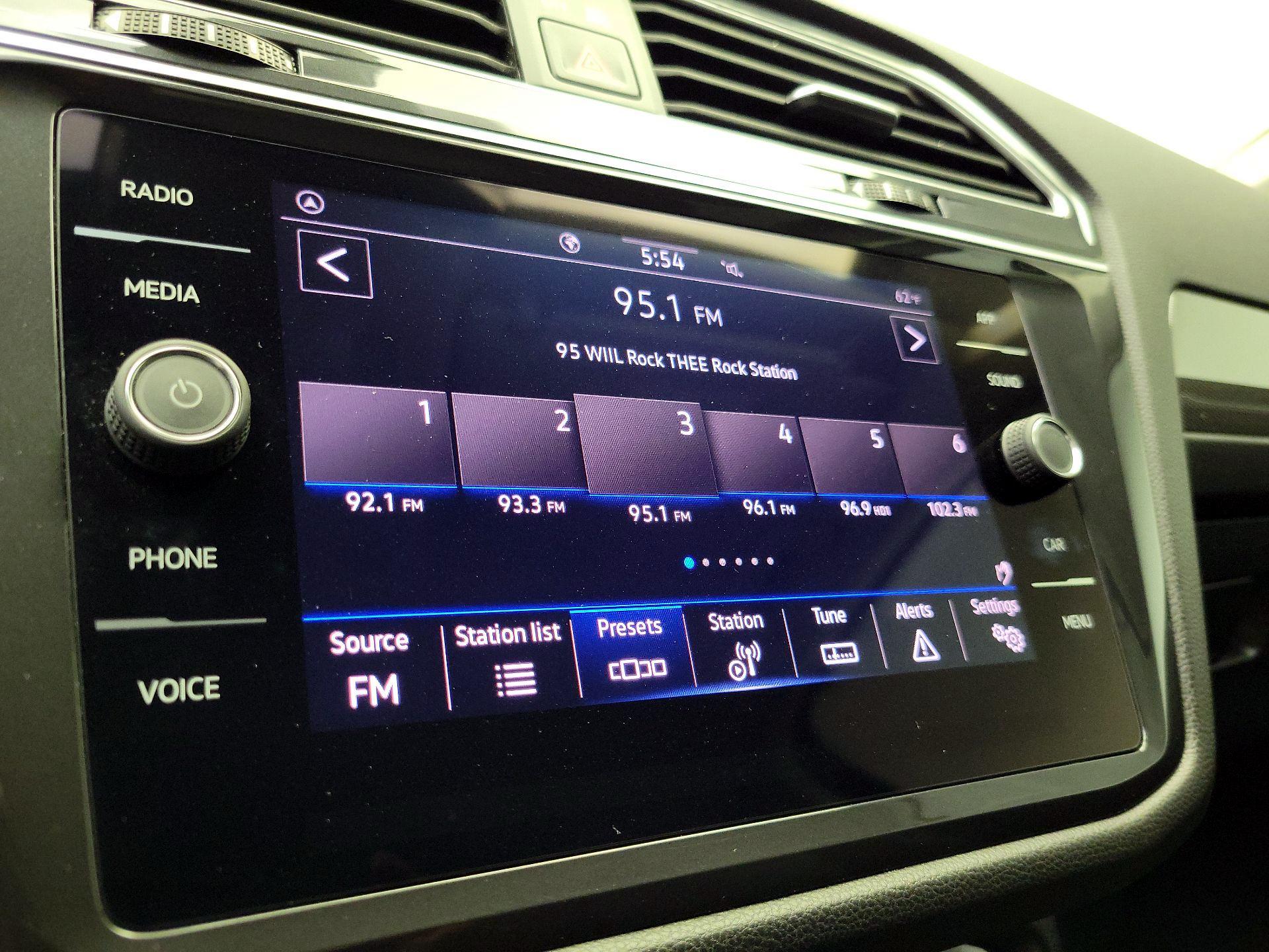 Thumbnail: 2024 Volkswagen Tiguan - 15