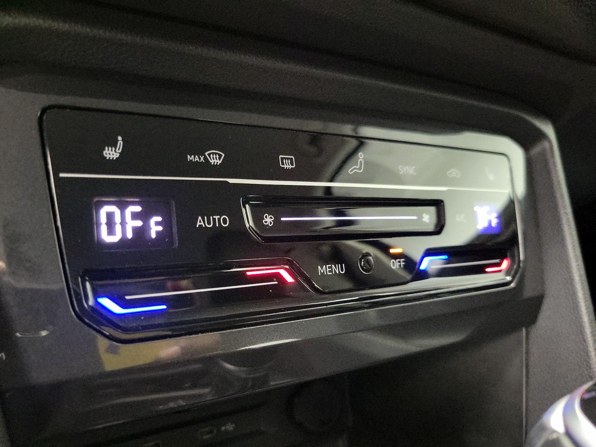 Thumbnail: 2024 Volkswagen Tiguan - 16