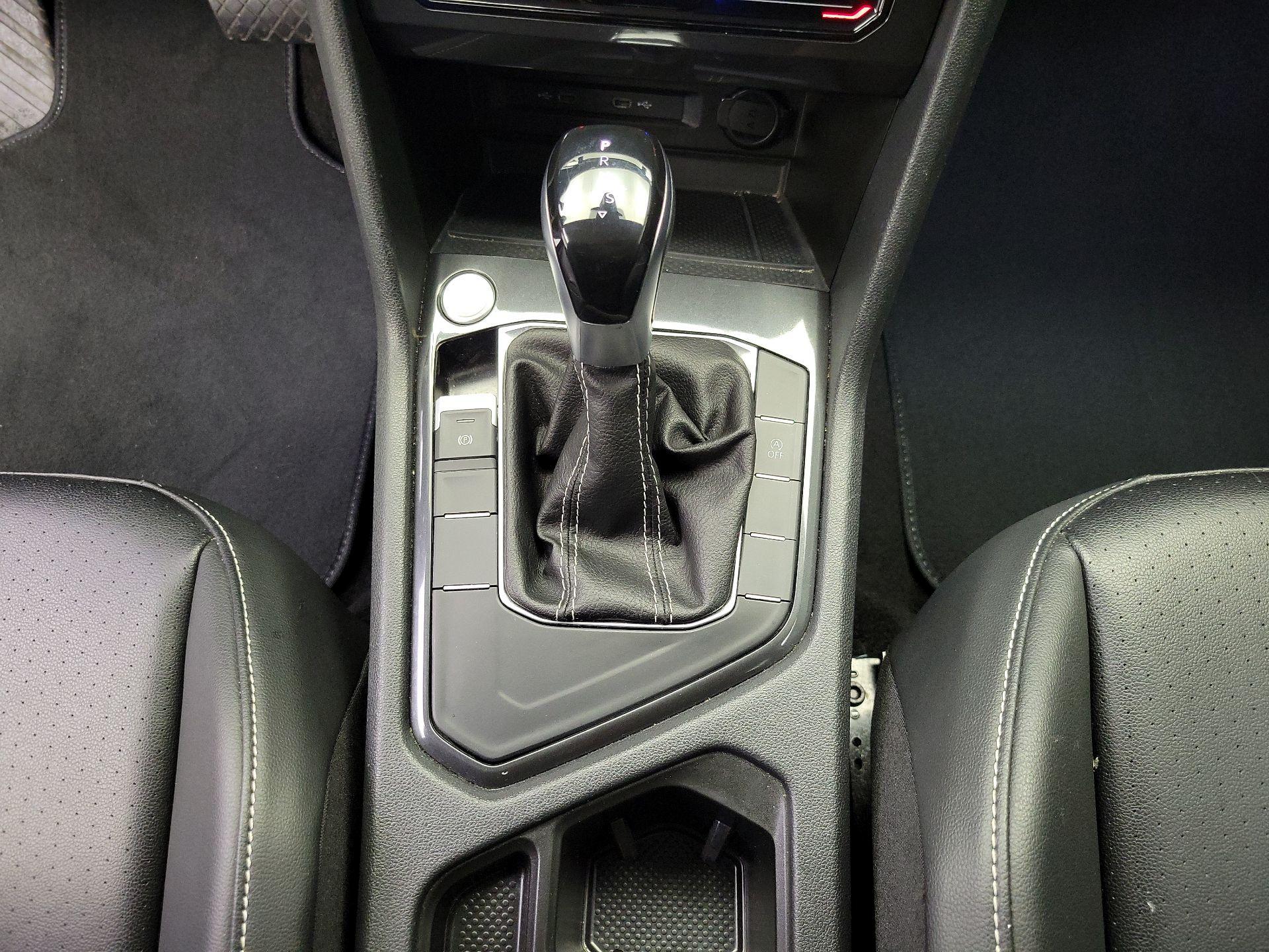 Thumbnail: 2024 Volkswagen Tiguan - 17