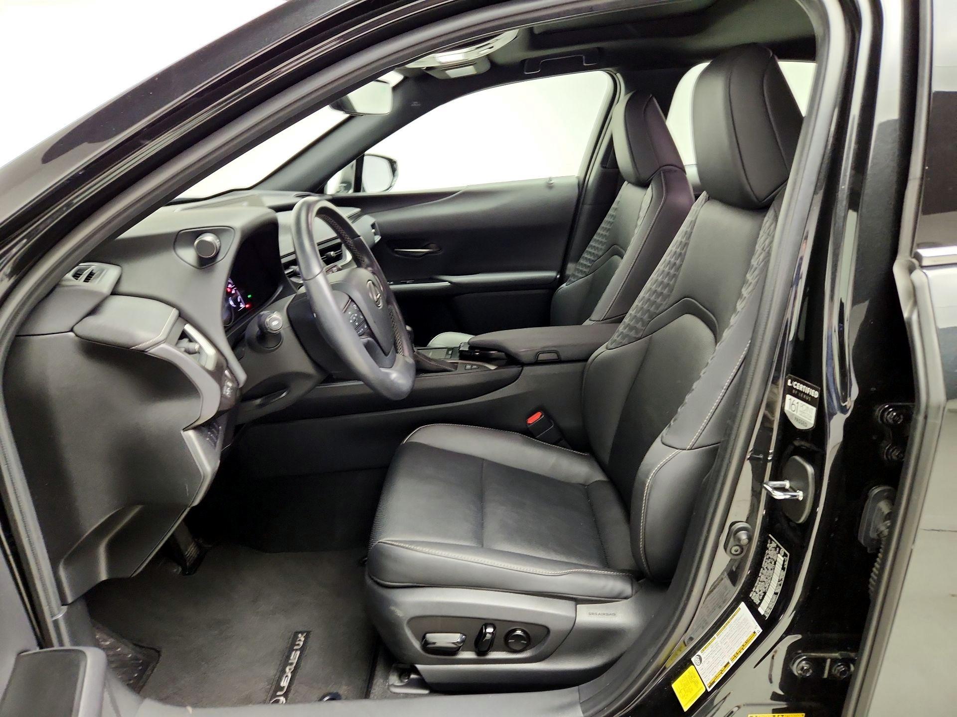 Thumbnail: 2022 Lexus UX - 11