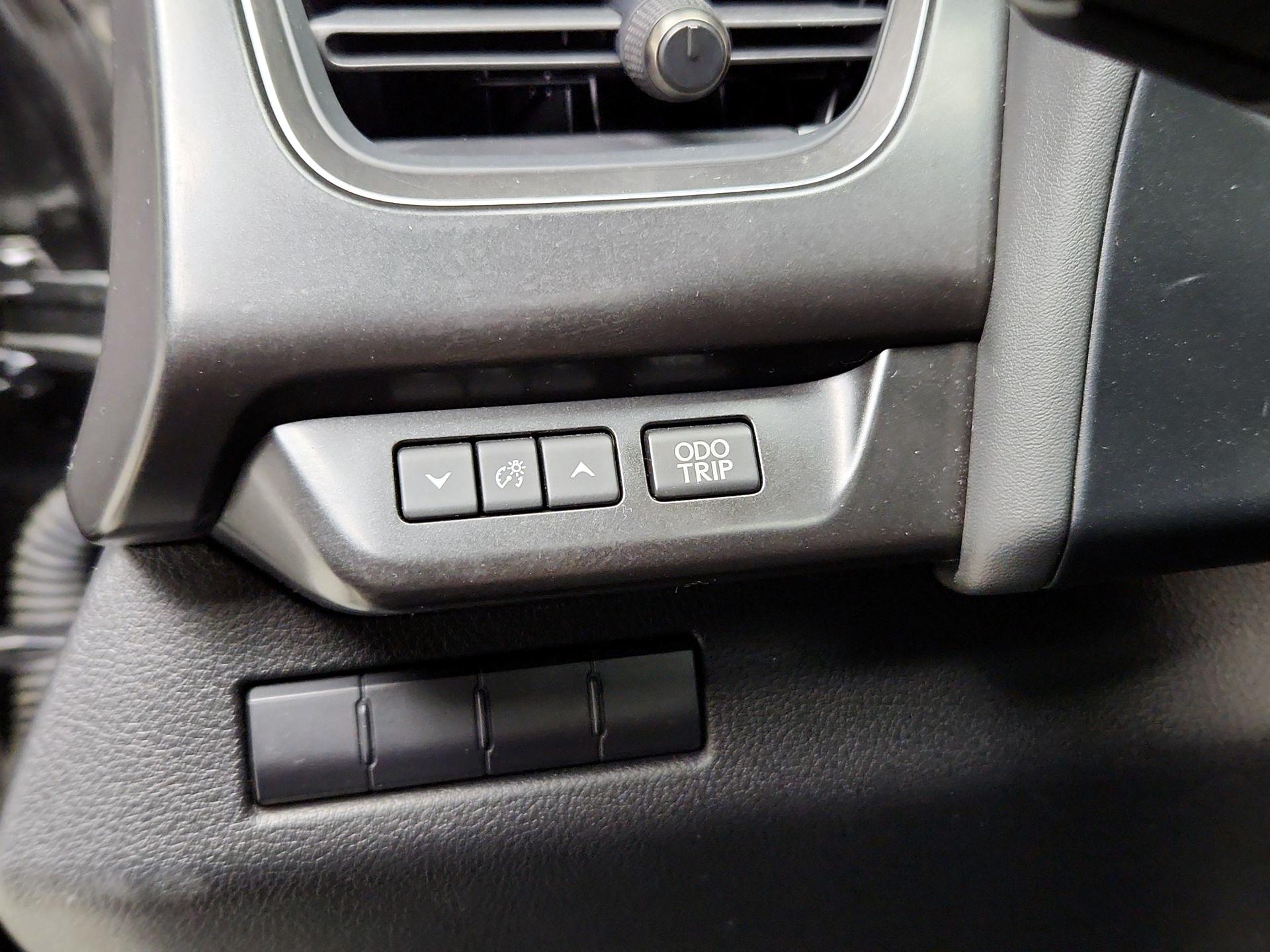 Thumbnail: 2022 Lexus UX - 13