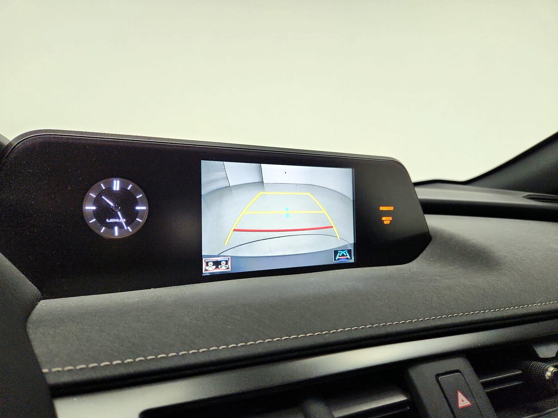 Thumbnail: 2022 Lexus UX - 14