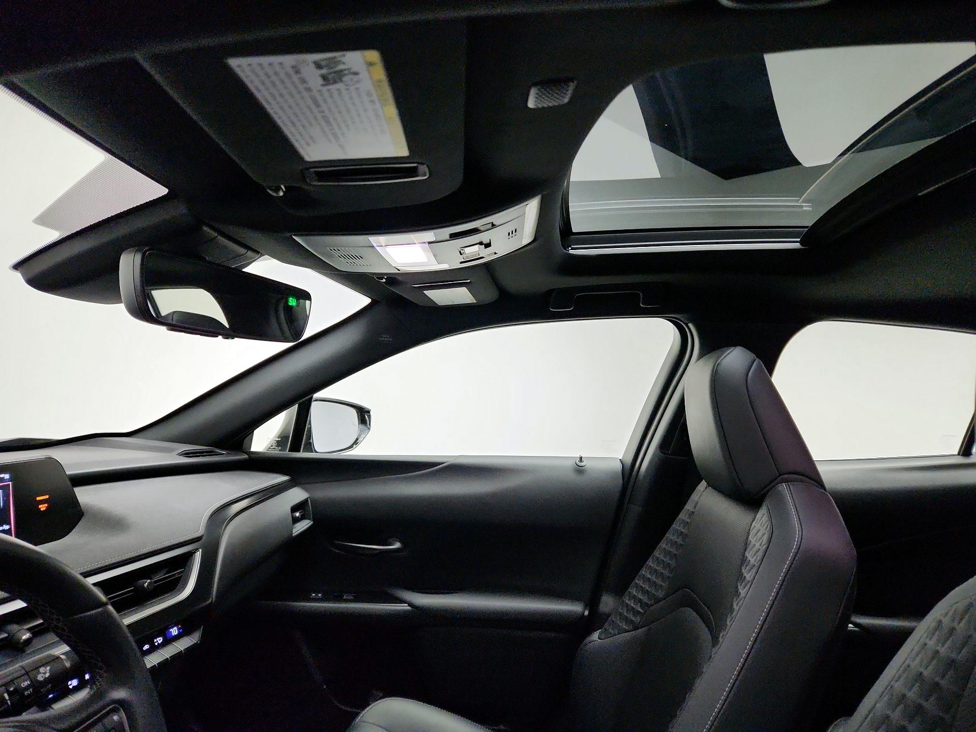 Thumbnail: 2022 Lexus UX - 19