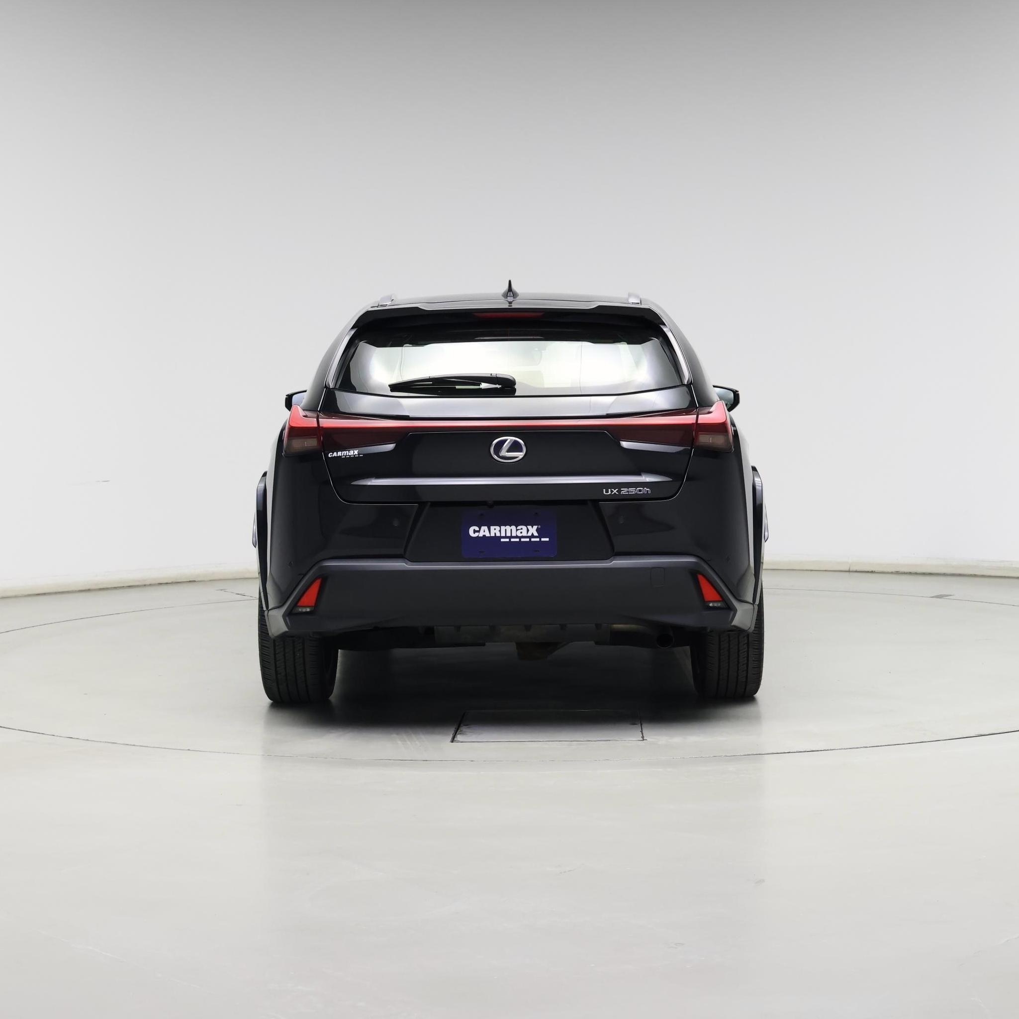 Thumbnail: 2022 Lexus UX - 6