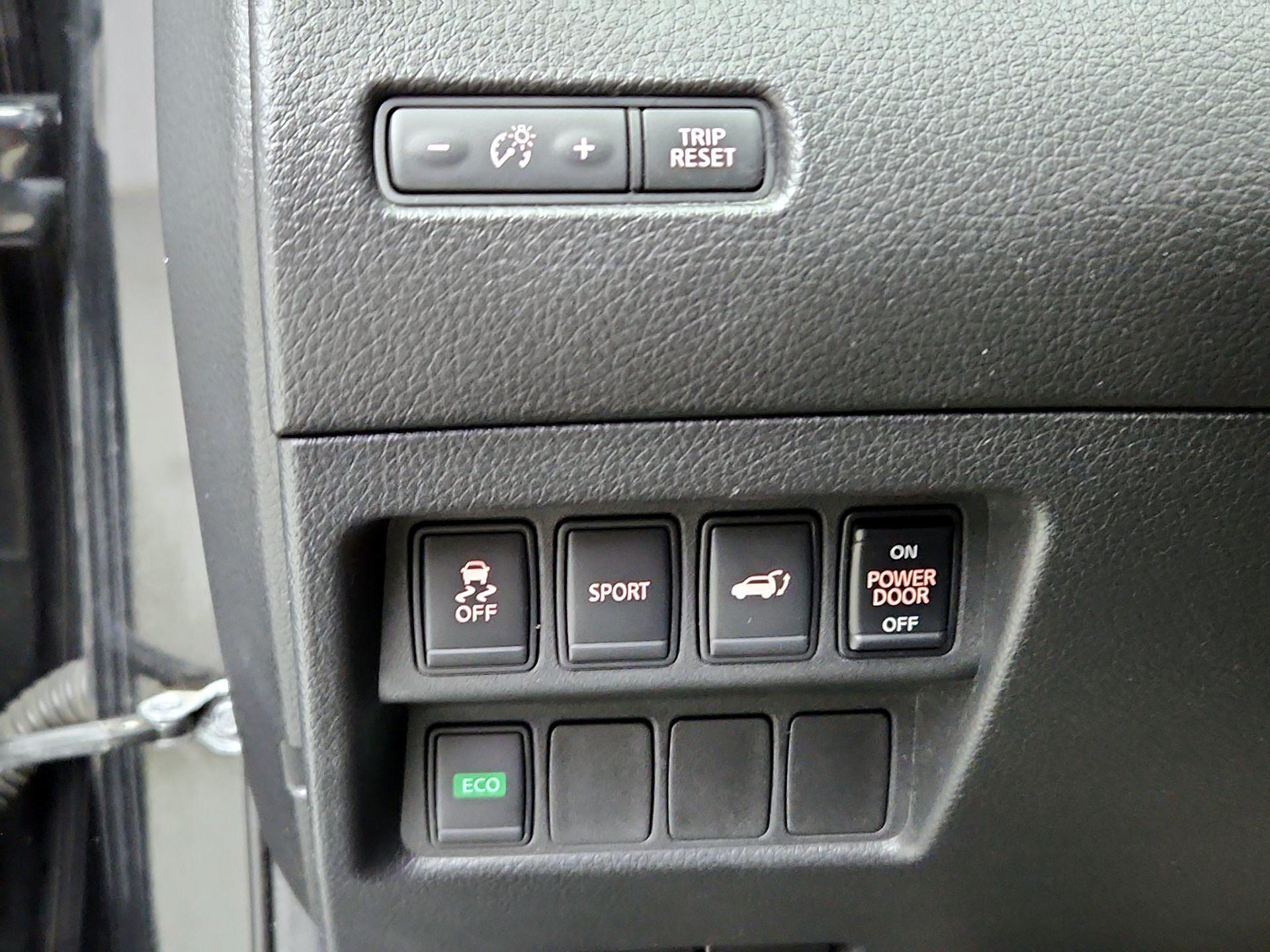 Thumbnail: 2016 Nissan Rogue - 13