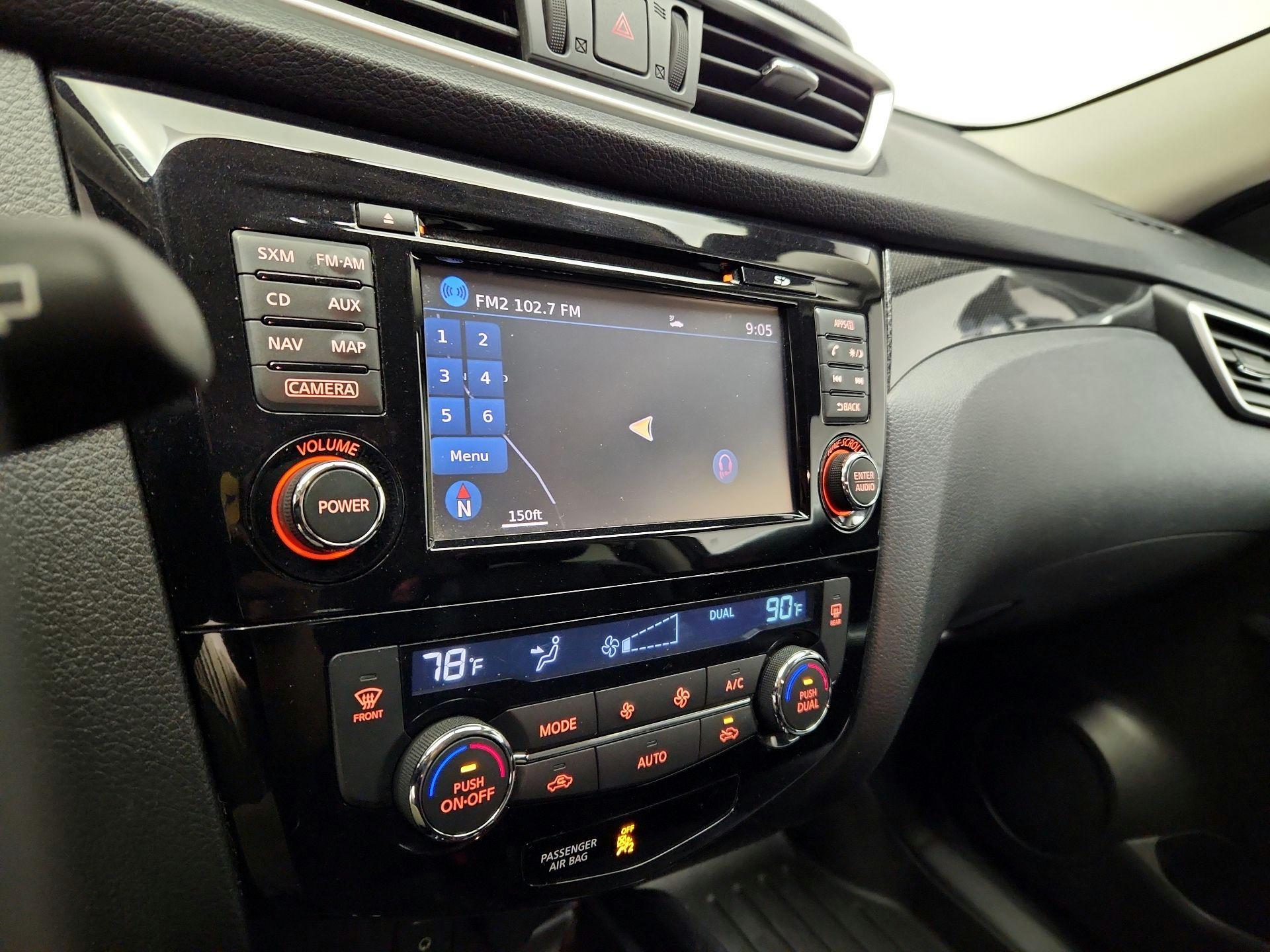 Thumbnail: 2016 Nissan Rogue - 14