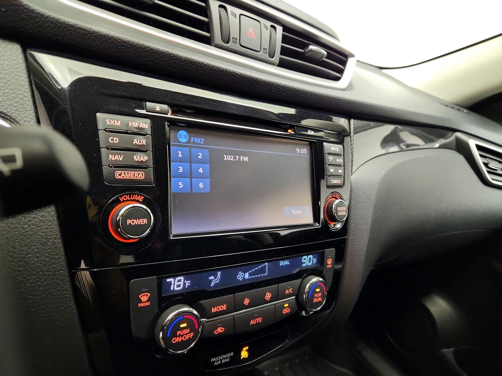 Thumbnail: 2016 Nissan Rogue - 16