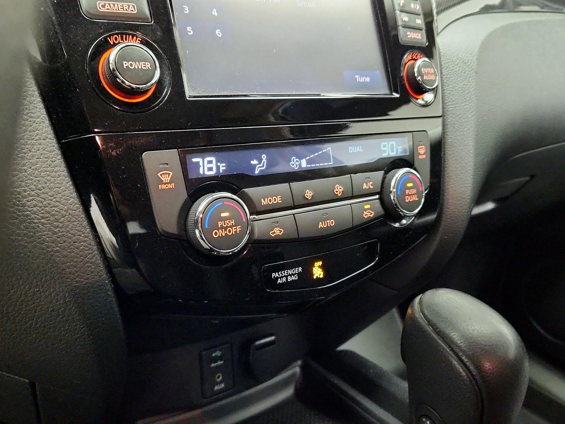 Thumbnail: 2016 Nissan Rogue - 17