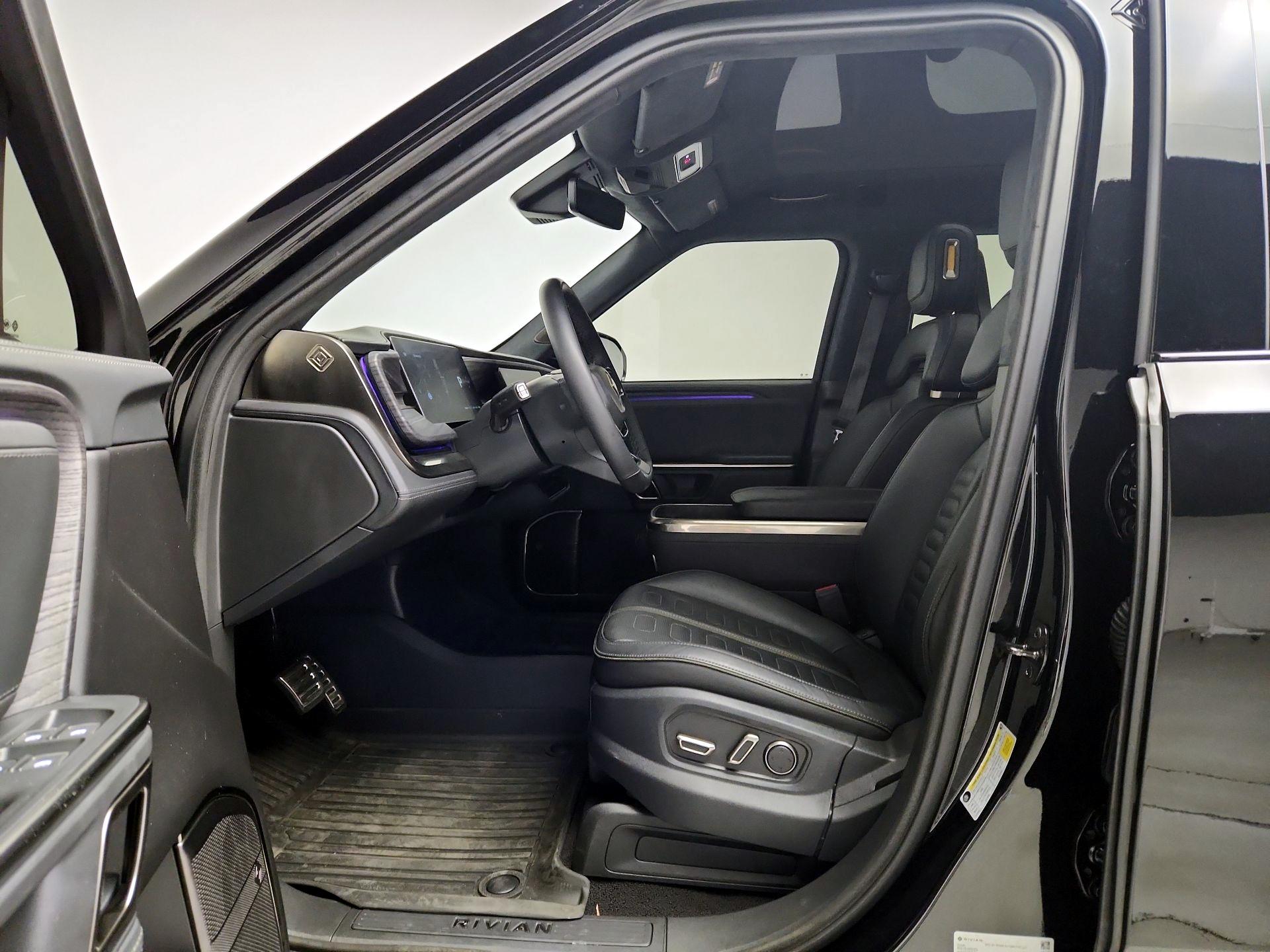 Thumbnail: 2023 Rivian R1S - 11