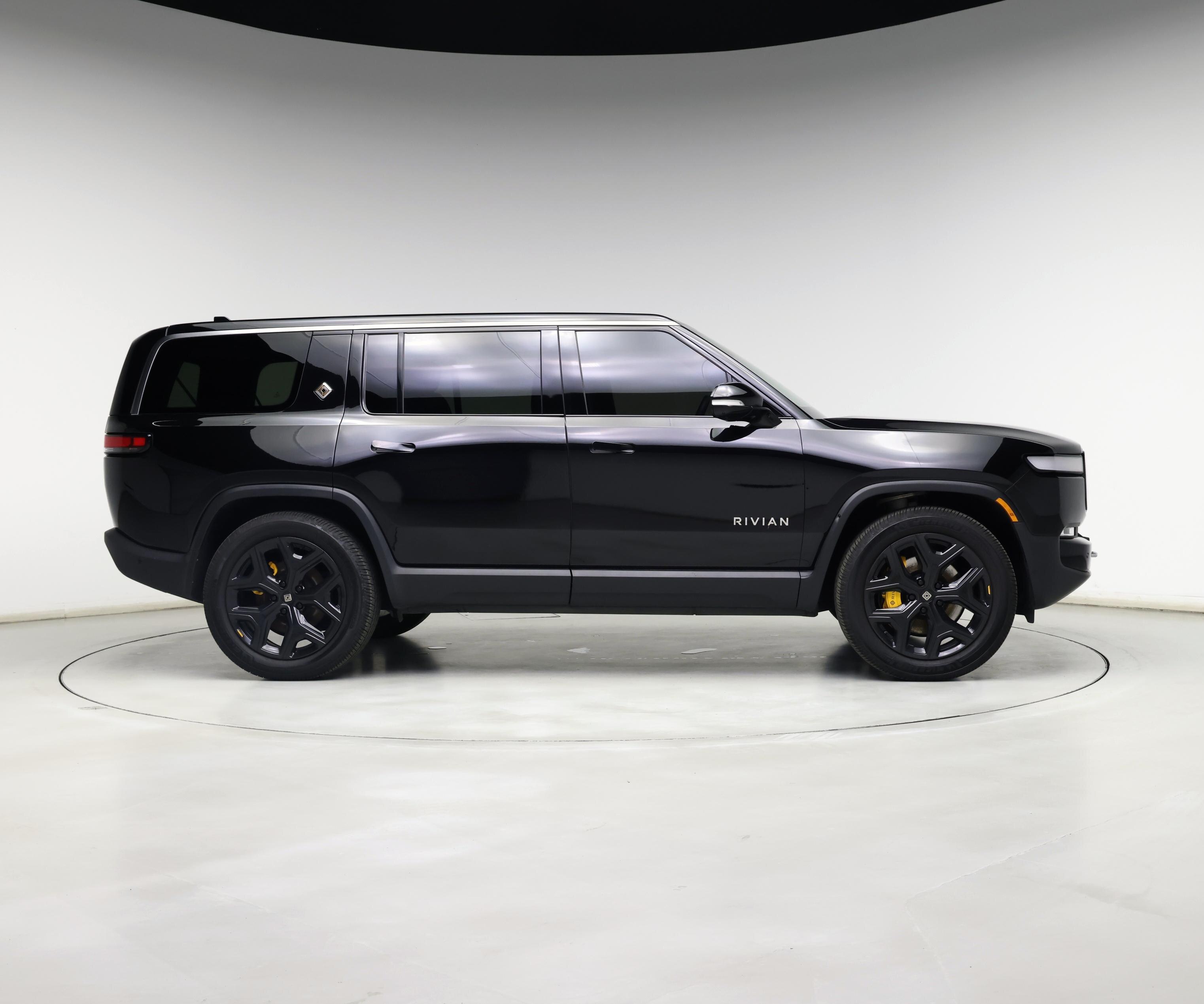 Thumbnail: 2023 Rivian R1S - 7