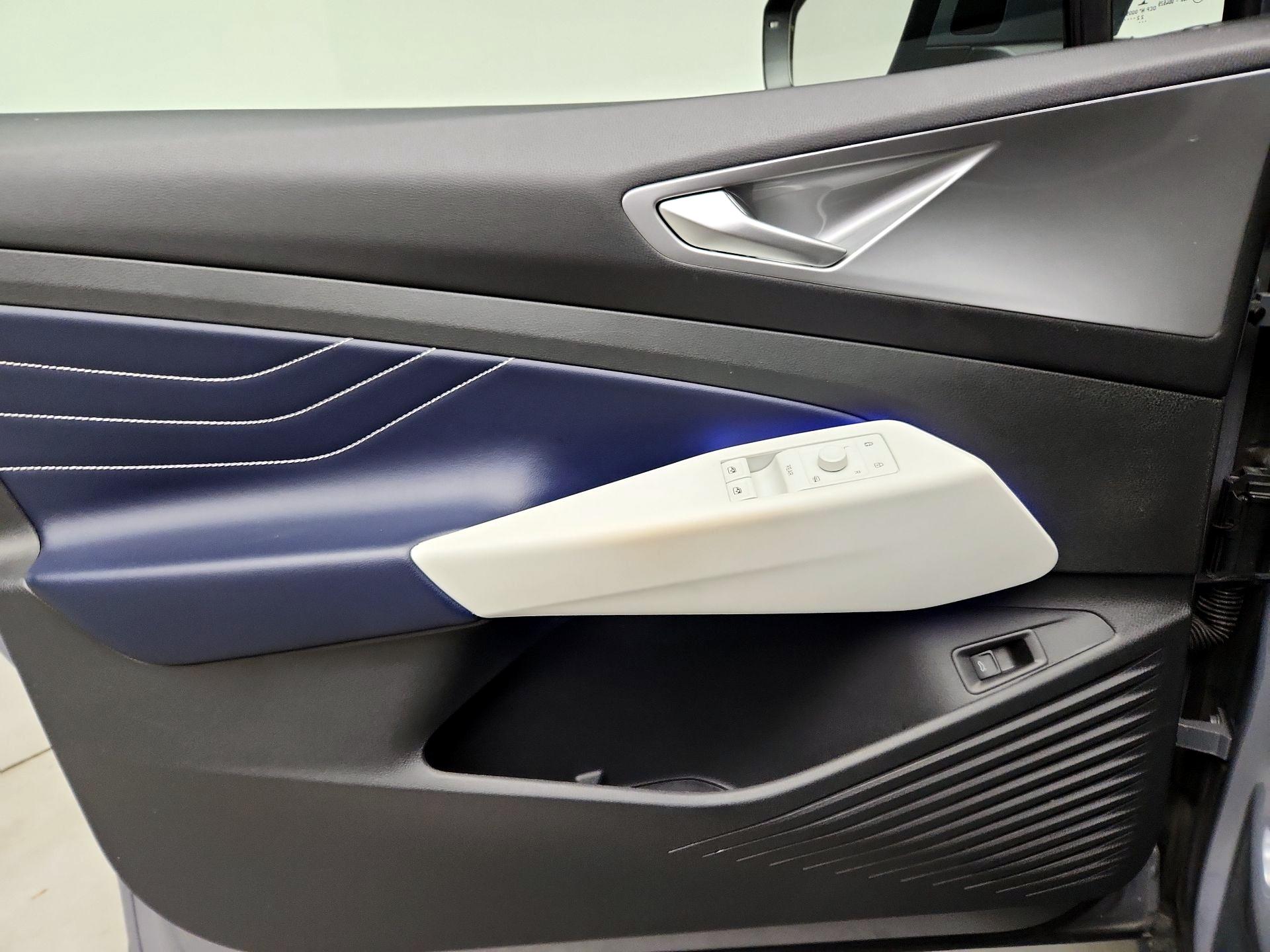 Thumbnail: 2023 Volkswagen ID.4 - 12