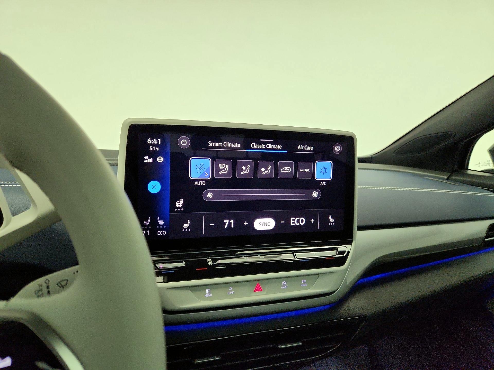 Thumbnail: 2023 Volkswagen ID.4 - 17