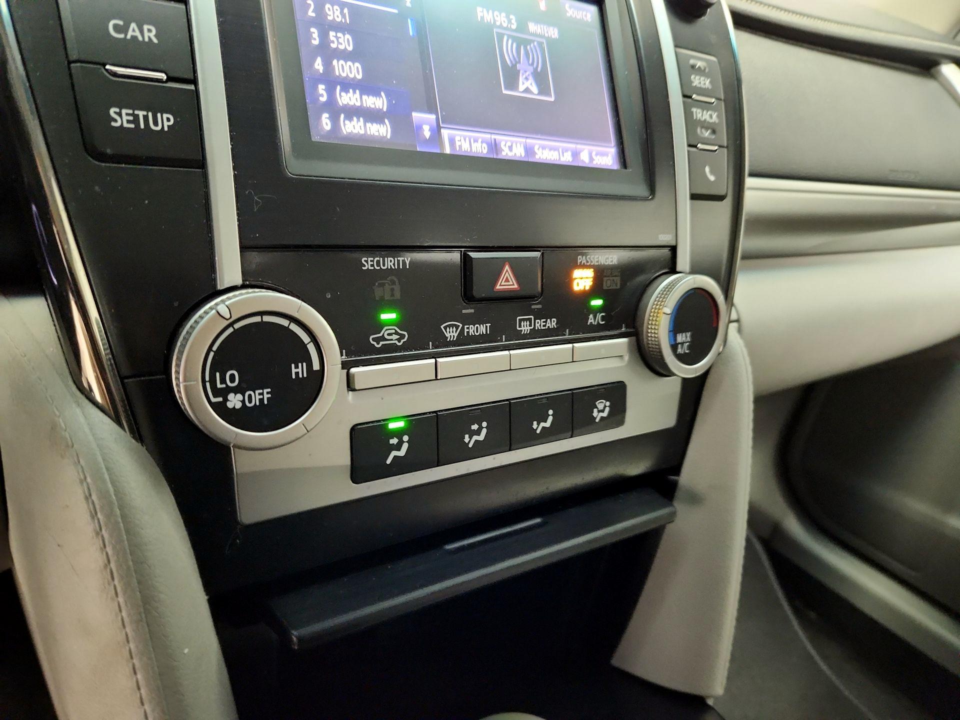 Thumbnail: 2014 Toyota Camry - 16