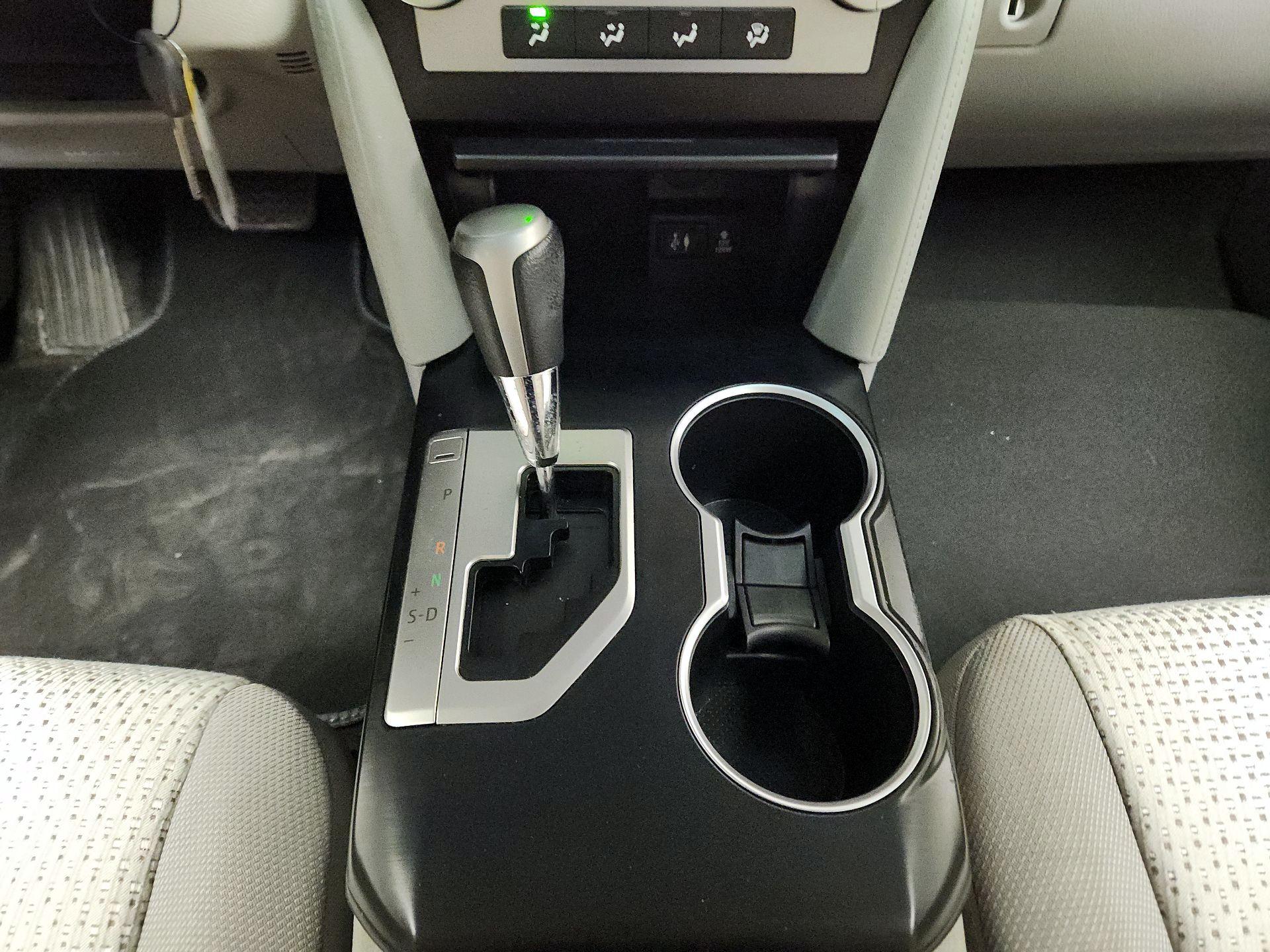 Thumbnail: 2014 Toyota Camry - 17