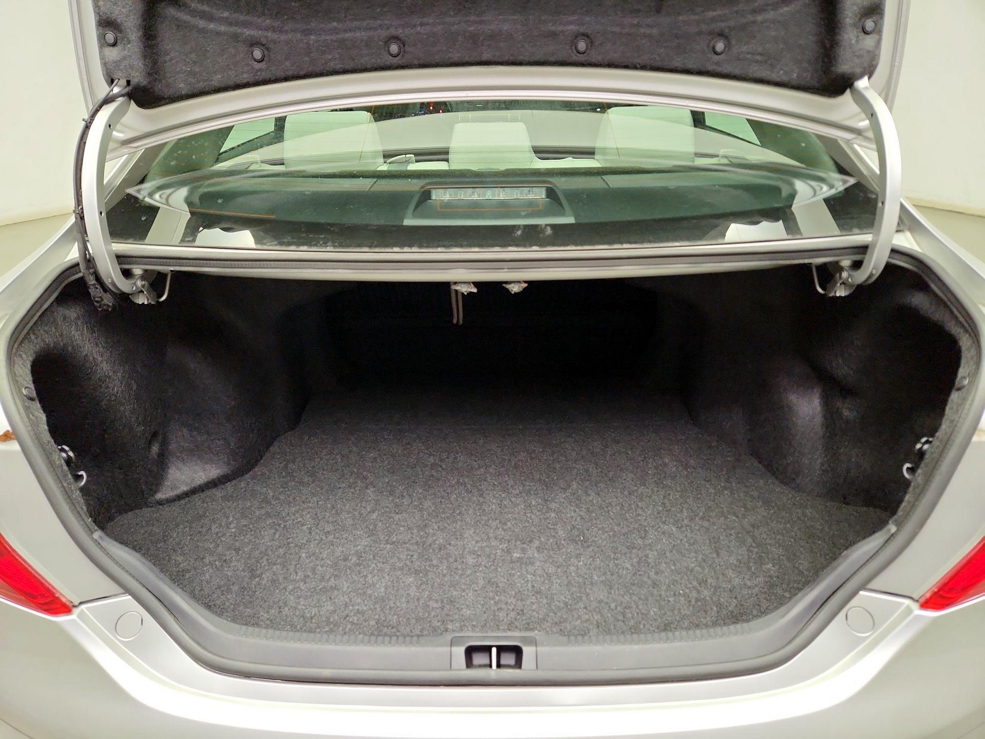 Thumbnail: 2014 Toyota Camry - 20