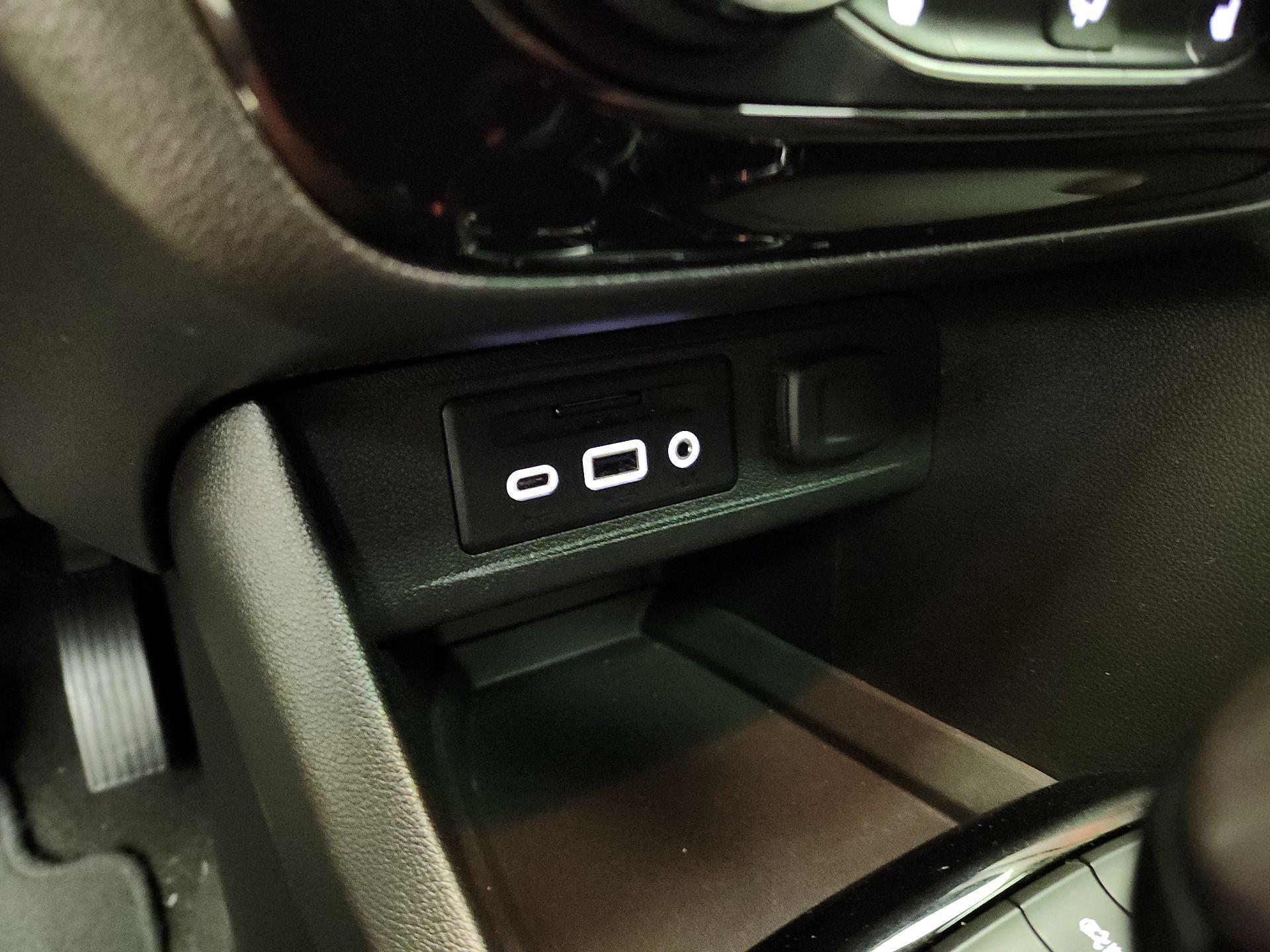 Thumbnail: 2021 Buick Encore GX - 19