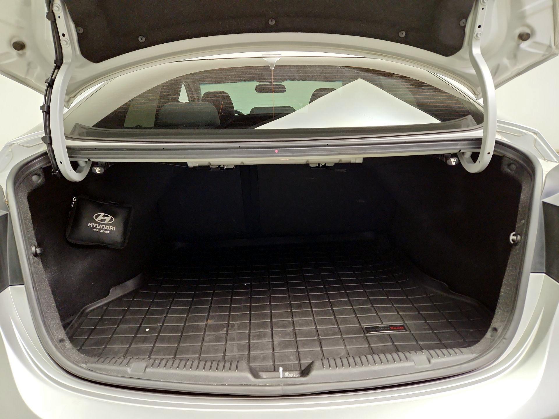 Thumbnail: 2015 Hyundai Elantra - 19