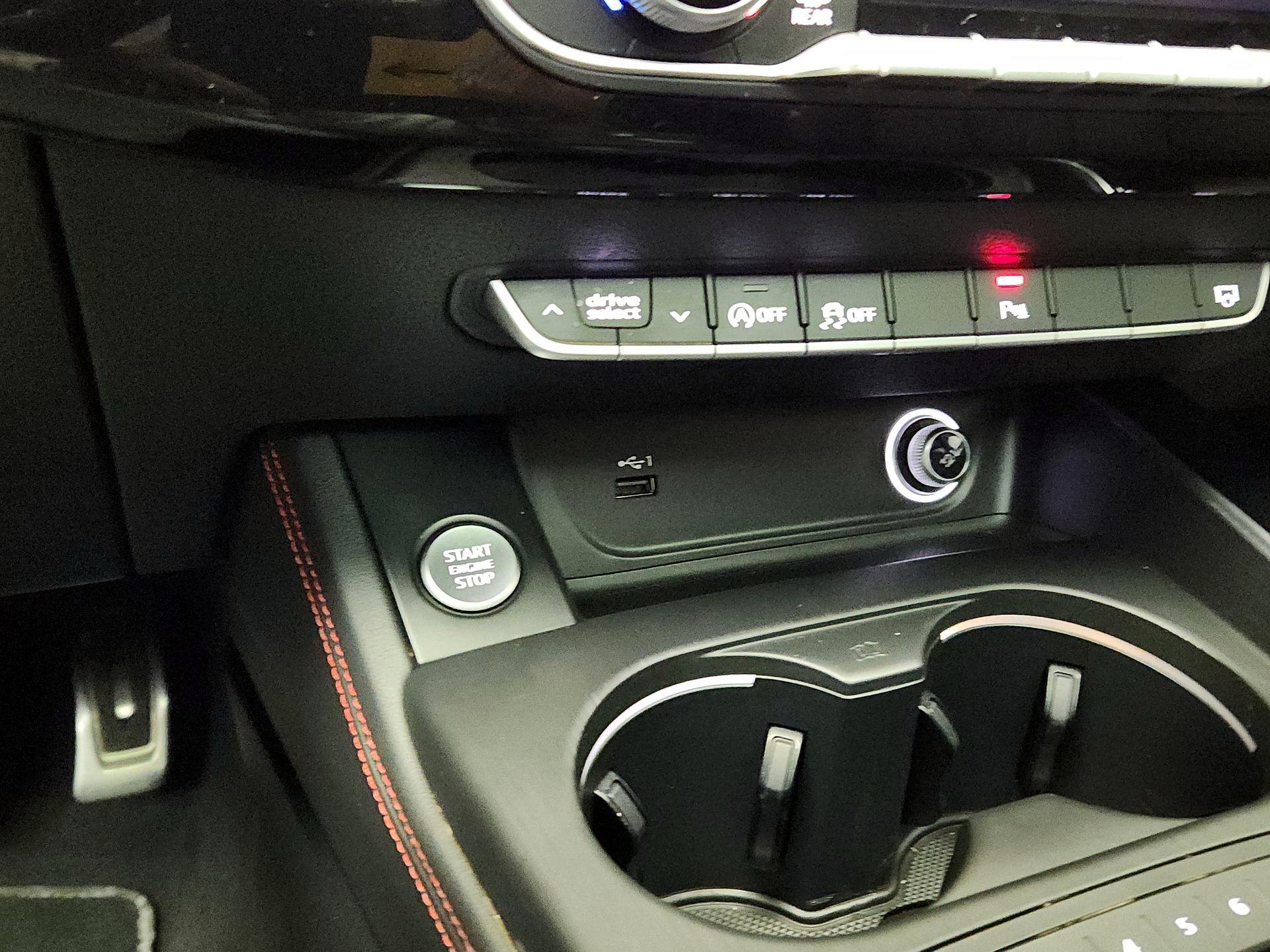 Thumbnail: 2019 Audi A4 - 19