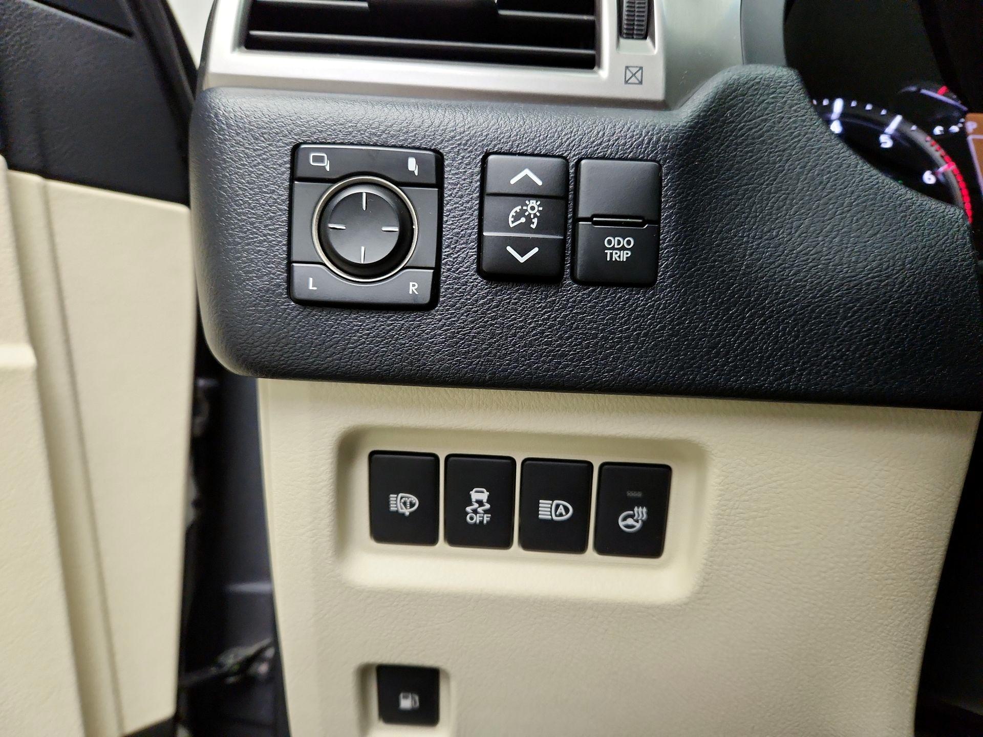 Thumbnail: 2023 Lexus GX - 13