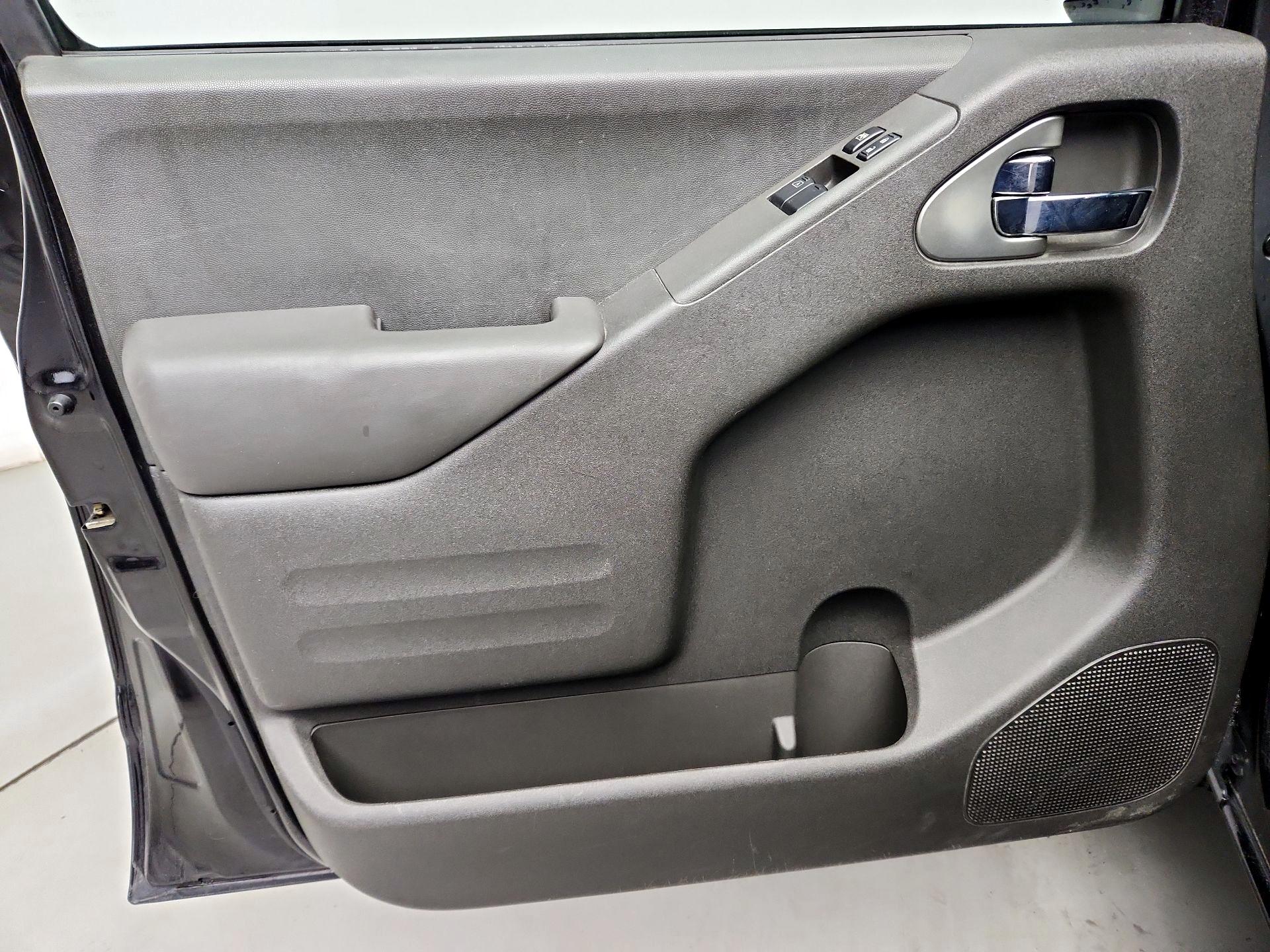 Thumbnail: 2015 Nissan Frontier - 12