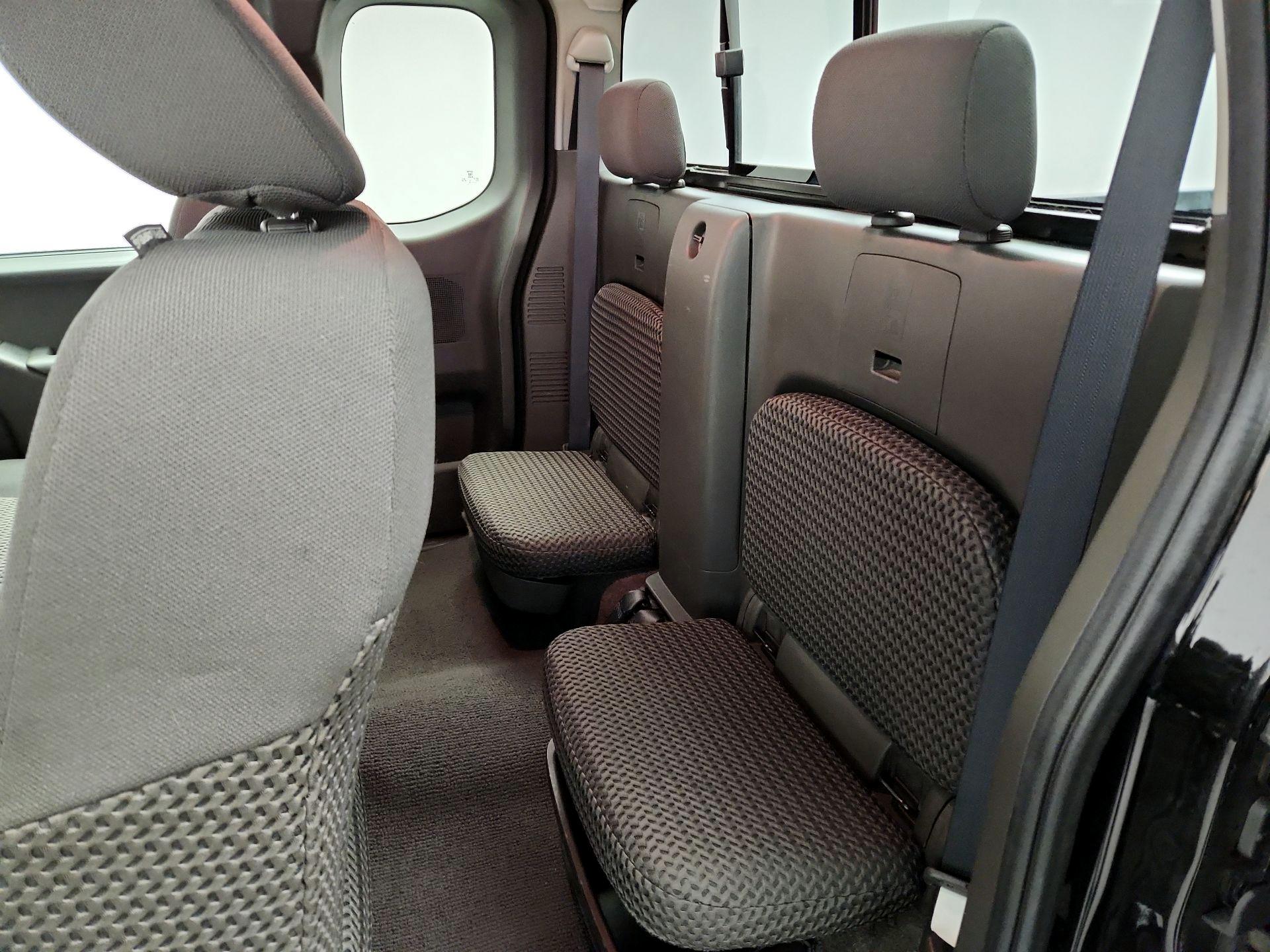 Thumbnail: 2015 Nissan Frontier - 18